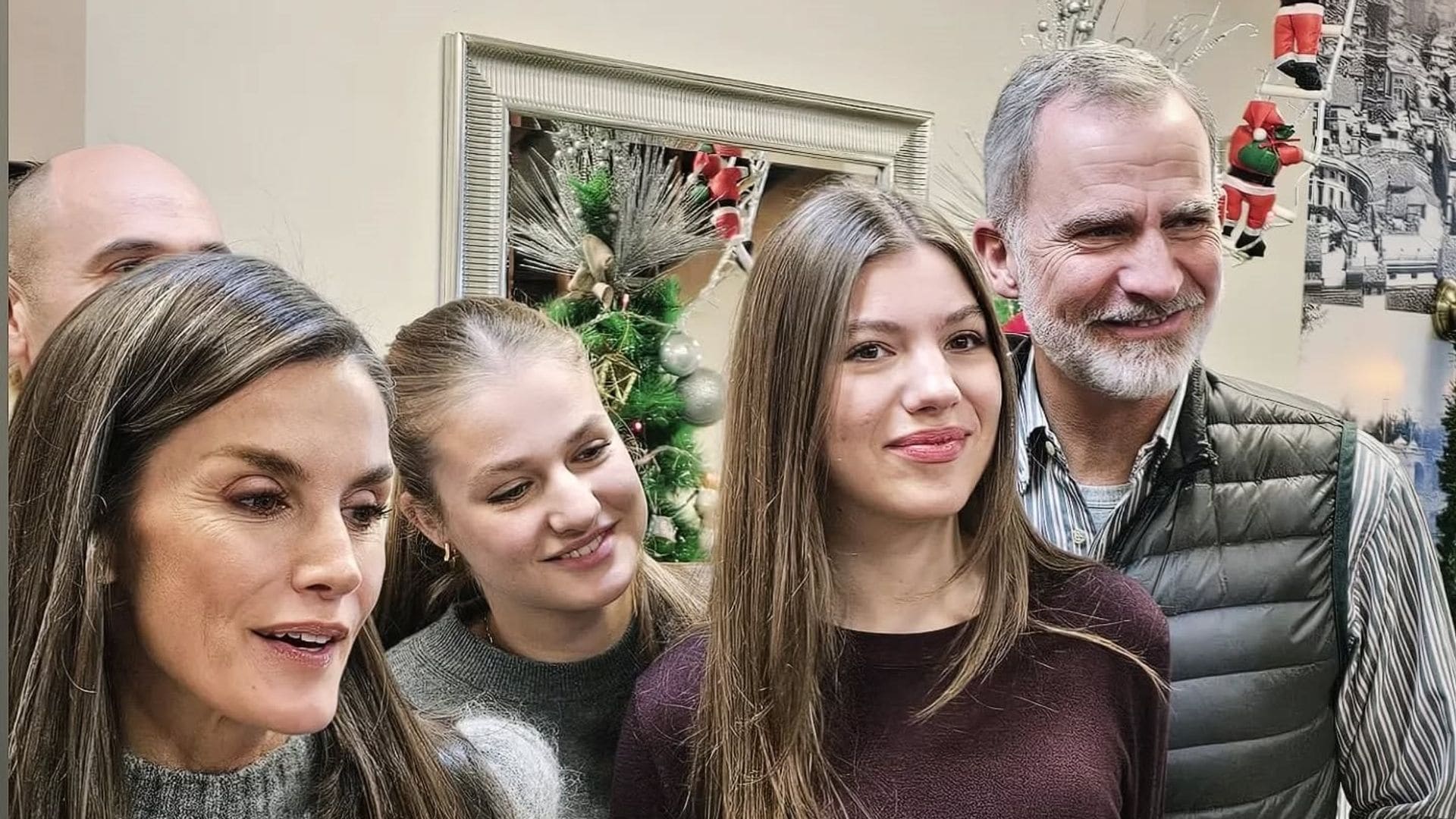 Los Reyes, la princesa Leonor y la infanta Sofía en su visita sorpresa a Valencia