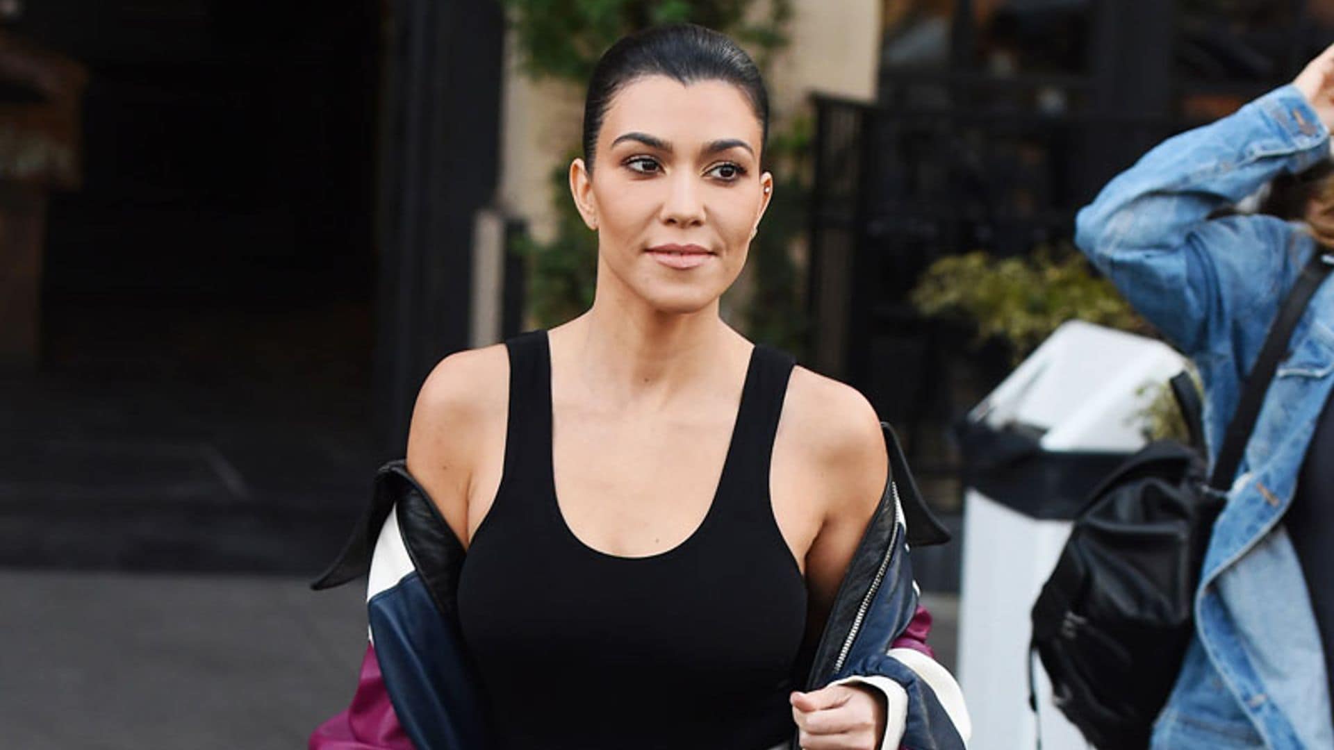 Kourtney Kardashian y su exclusivo bolso de viaje personalizado