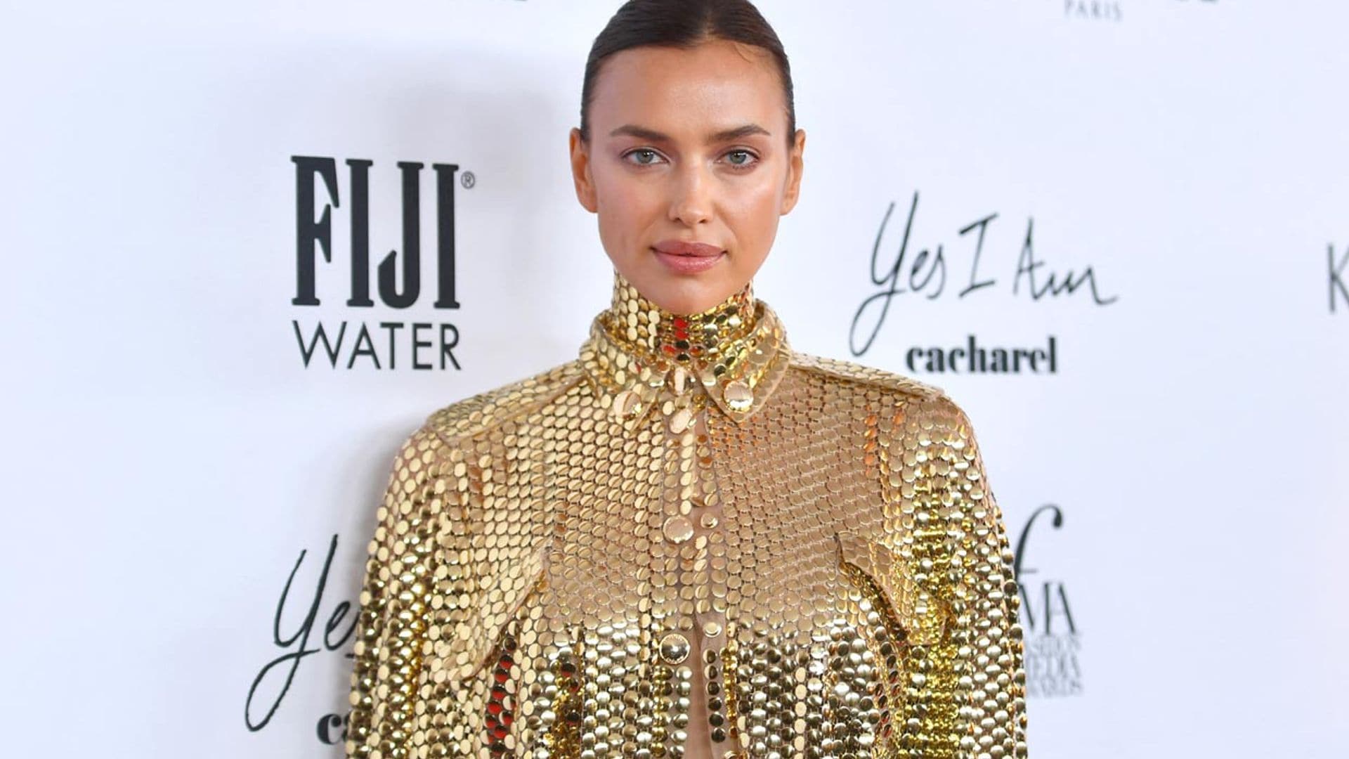 Lo dicen Irina Shayk y Elsa Hosk: necesitas una camisa 'brilli' este otoño