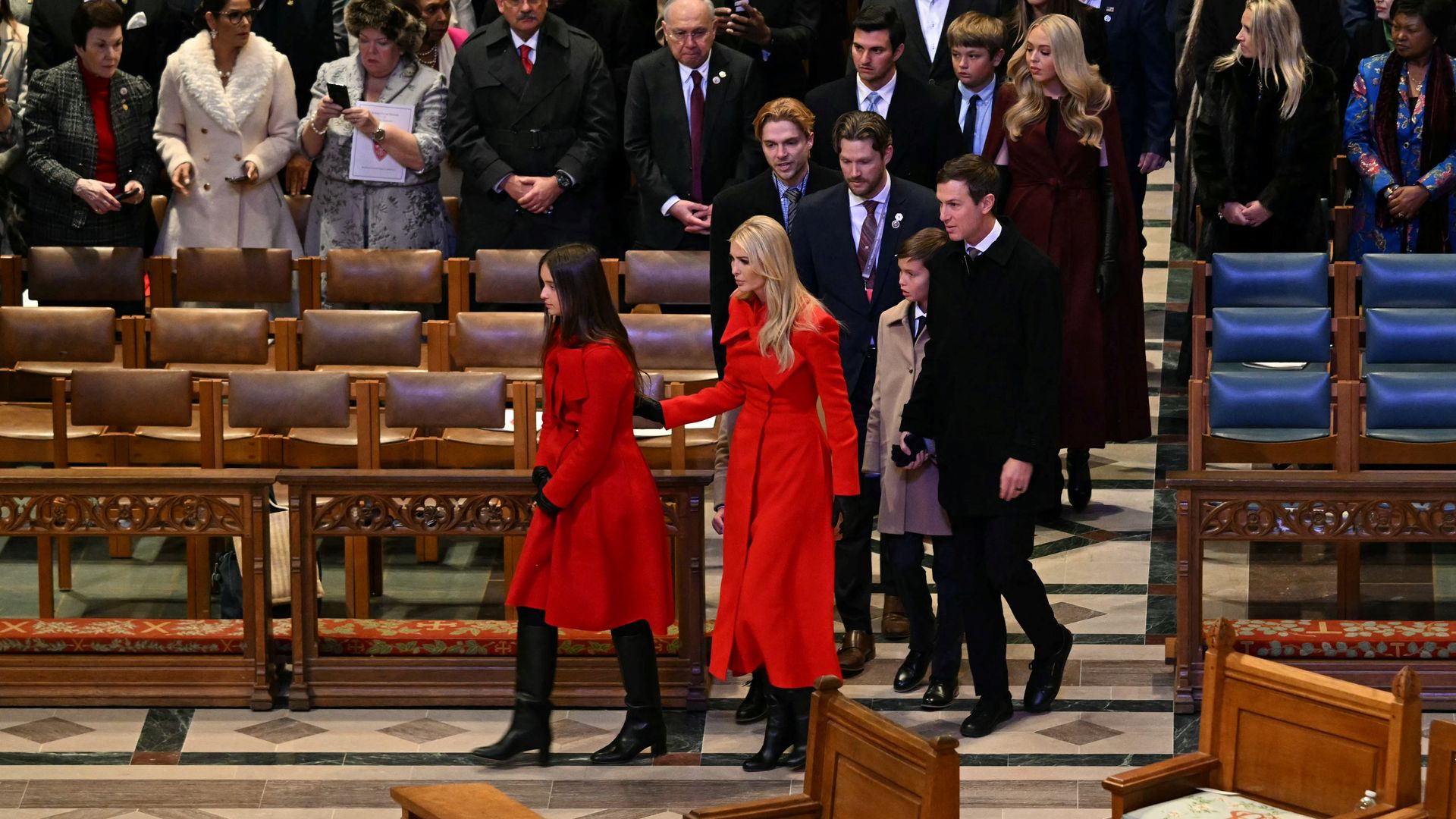 Ivanka Trump con su hija Arabella y otros de sus familiares a su llegada a la Catedral Nacional de Washington, el pasado 21 de enero