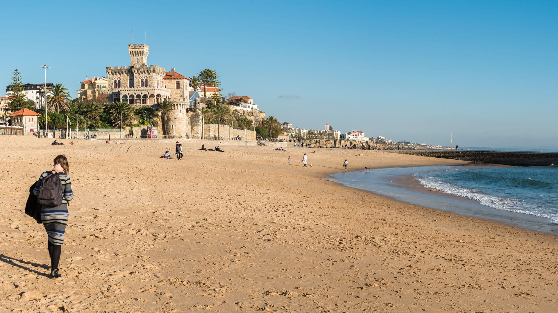 Ruta por los pueblos costeros de Lisboa donde ahora viven los jóvenes: qué ver y por qué están de moda