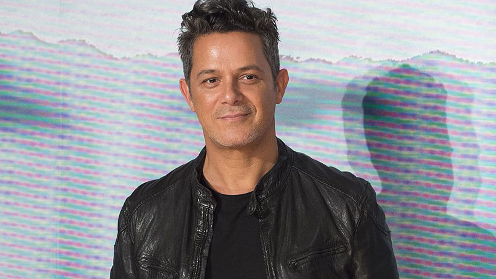 Alejandro Sanz comparte una tierna imagen con su 'persona favorita' y agradece su último triunfo