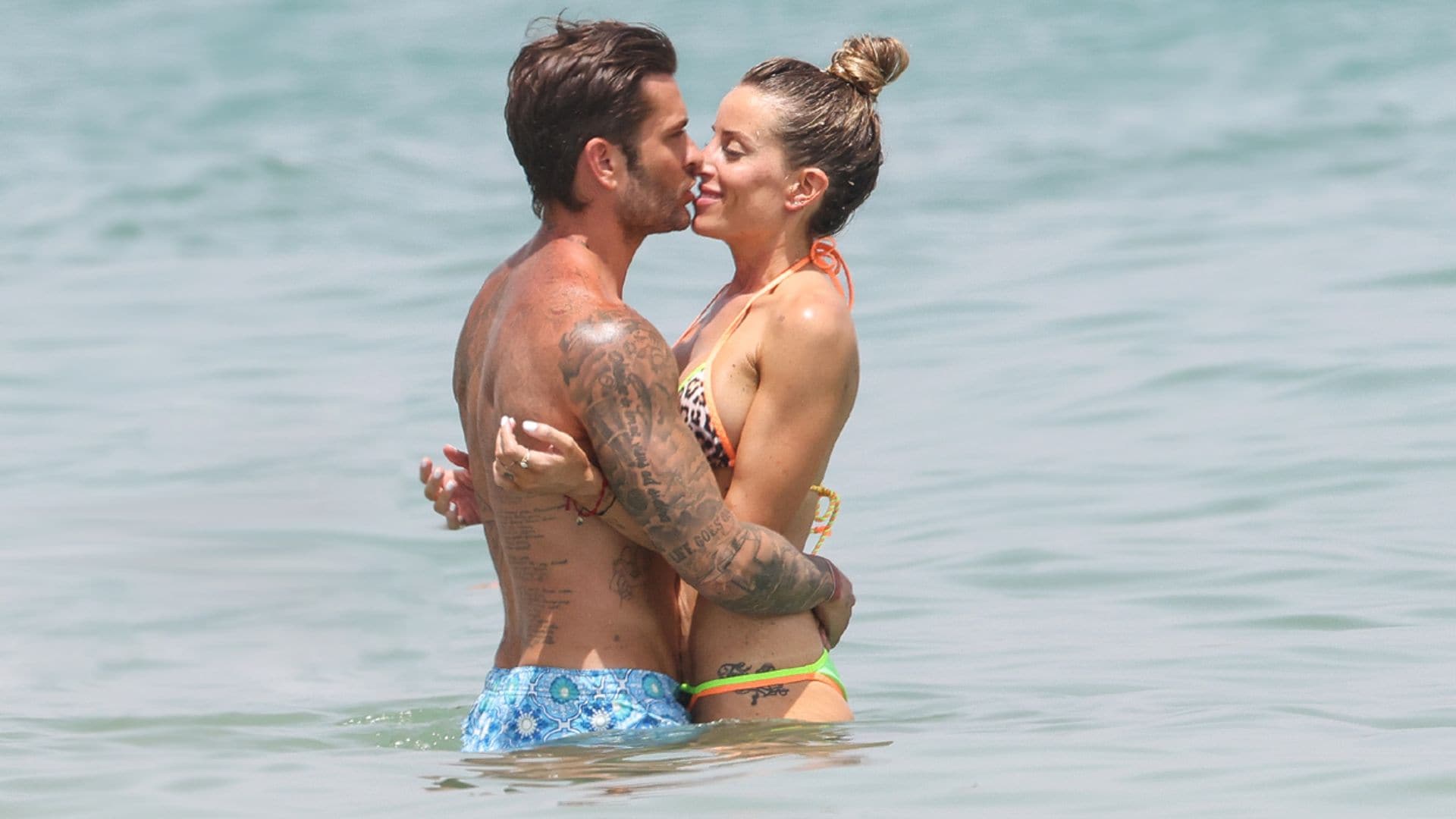 ¡Pareja sorpresa! Las apasionadas imágenes de Marta Castro y Rodri Fuertes en Ibiza