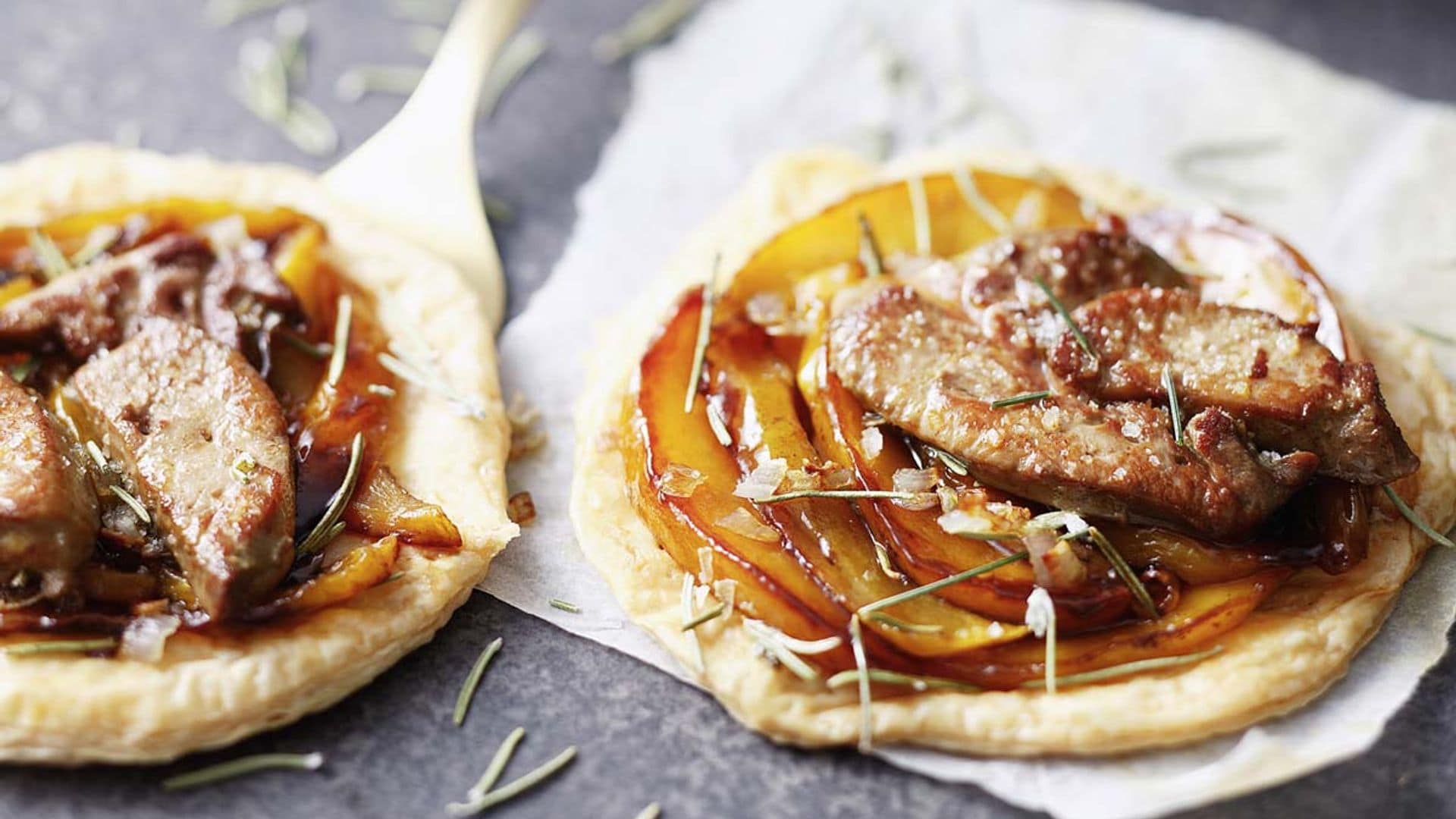 Tartaletas de hojaldre con mango y foie al PX