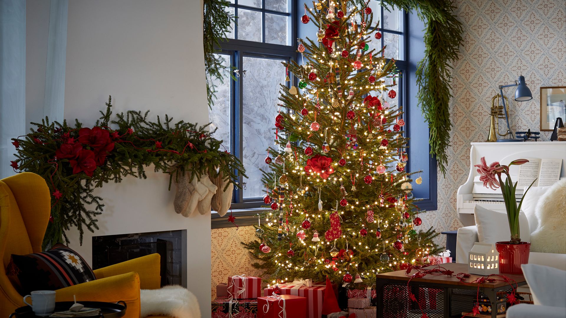 10 trucos de experto para tener el árbol de Navidad que mejor encaja en tu decoración... ¡y en tu casa!