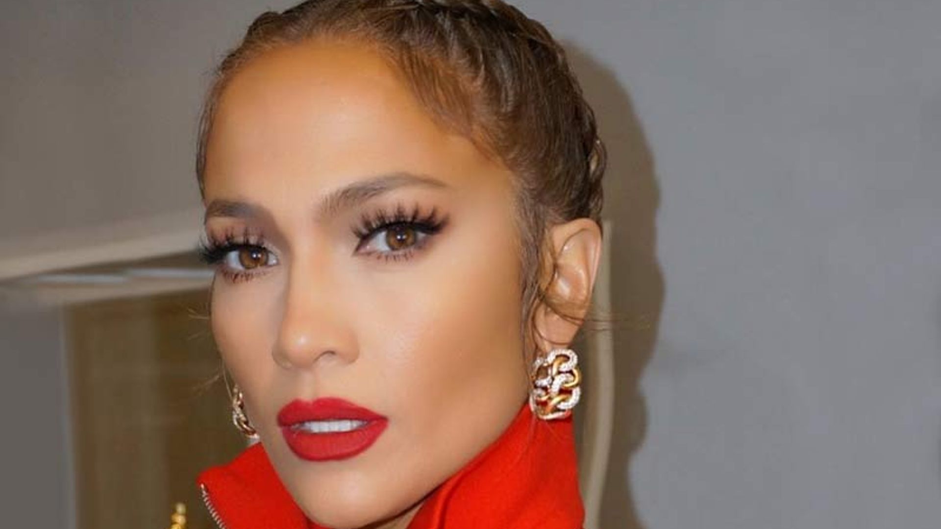 Jennifer Lopez tiene un secreto para presumir de mirada de impacto