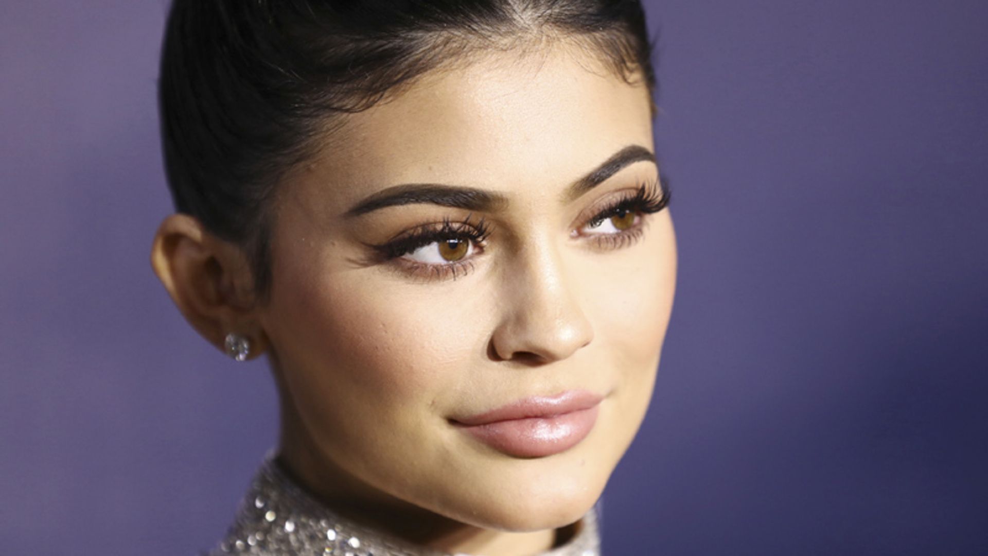 Estos son los básicos de maquillaje que Kylie Jenner usa todos los días