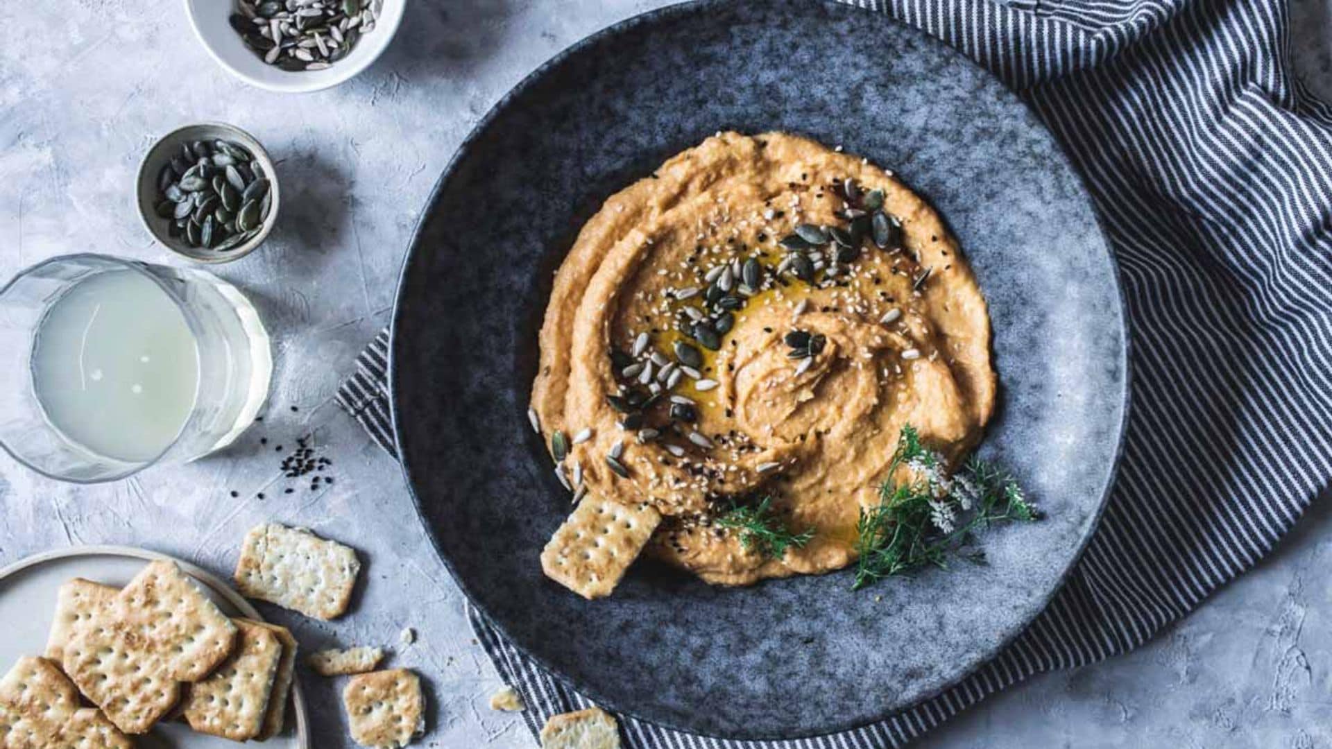 Humus de zanahoria con pipas de girasol