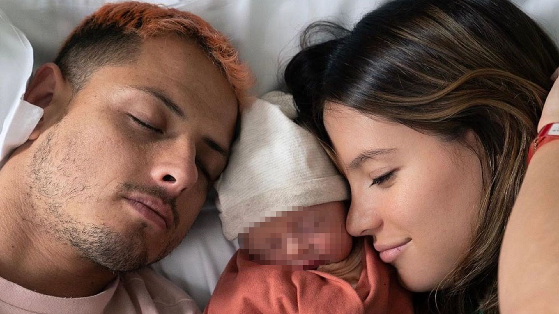 El bebé de Chicharito y Sarah Kohan, un fenómeno en las redes con tan solo dos días de edad