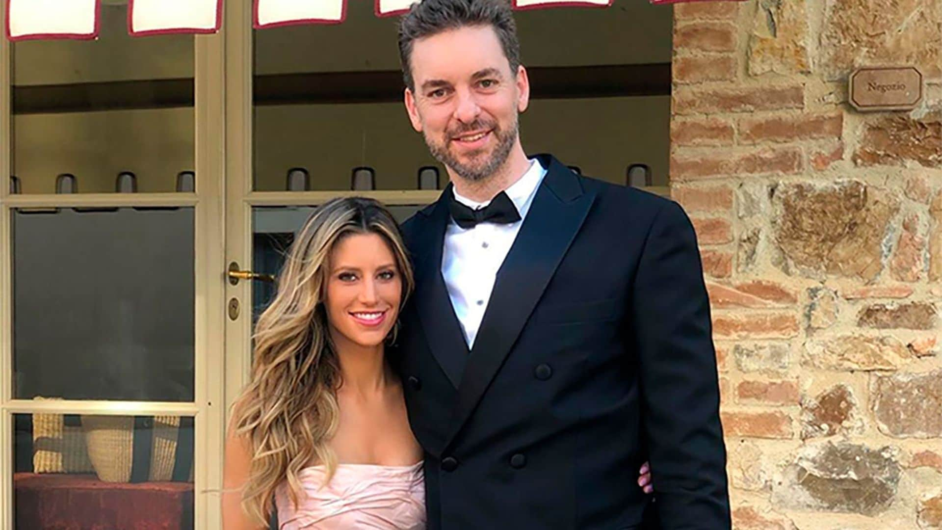 Pau Gasol y su prometida, Cat McDonnell, se van de boda