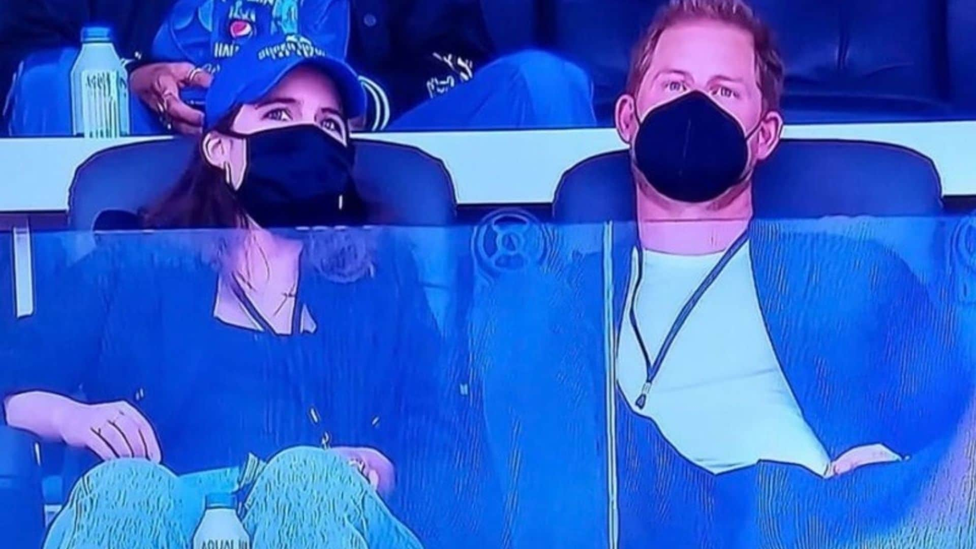 Harry aparece en el Super Bowl con Eugenia de York, la primera en visitarlo en California