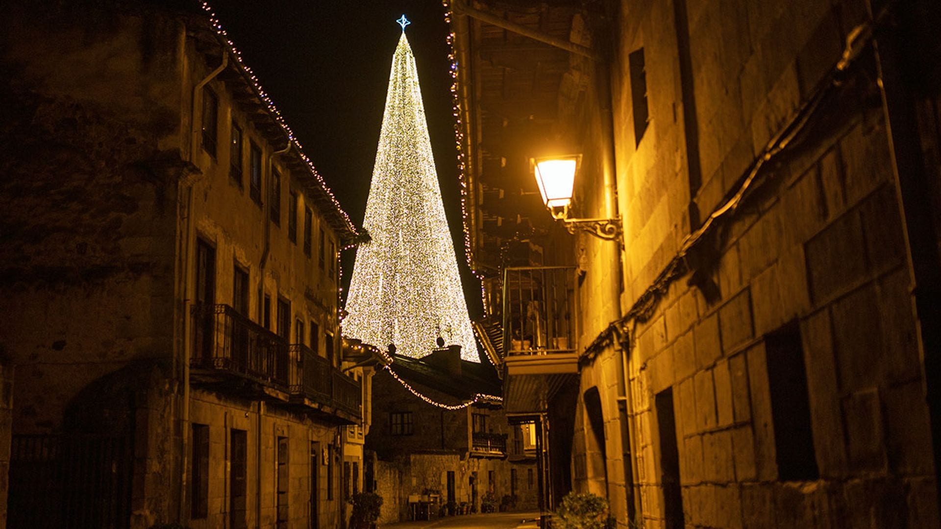 Cartes, el pueblo cántabro del que todo el mundo habla esta Navidad