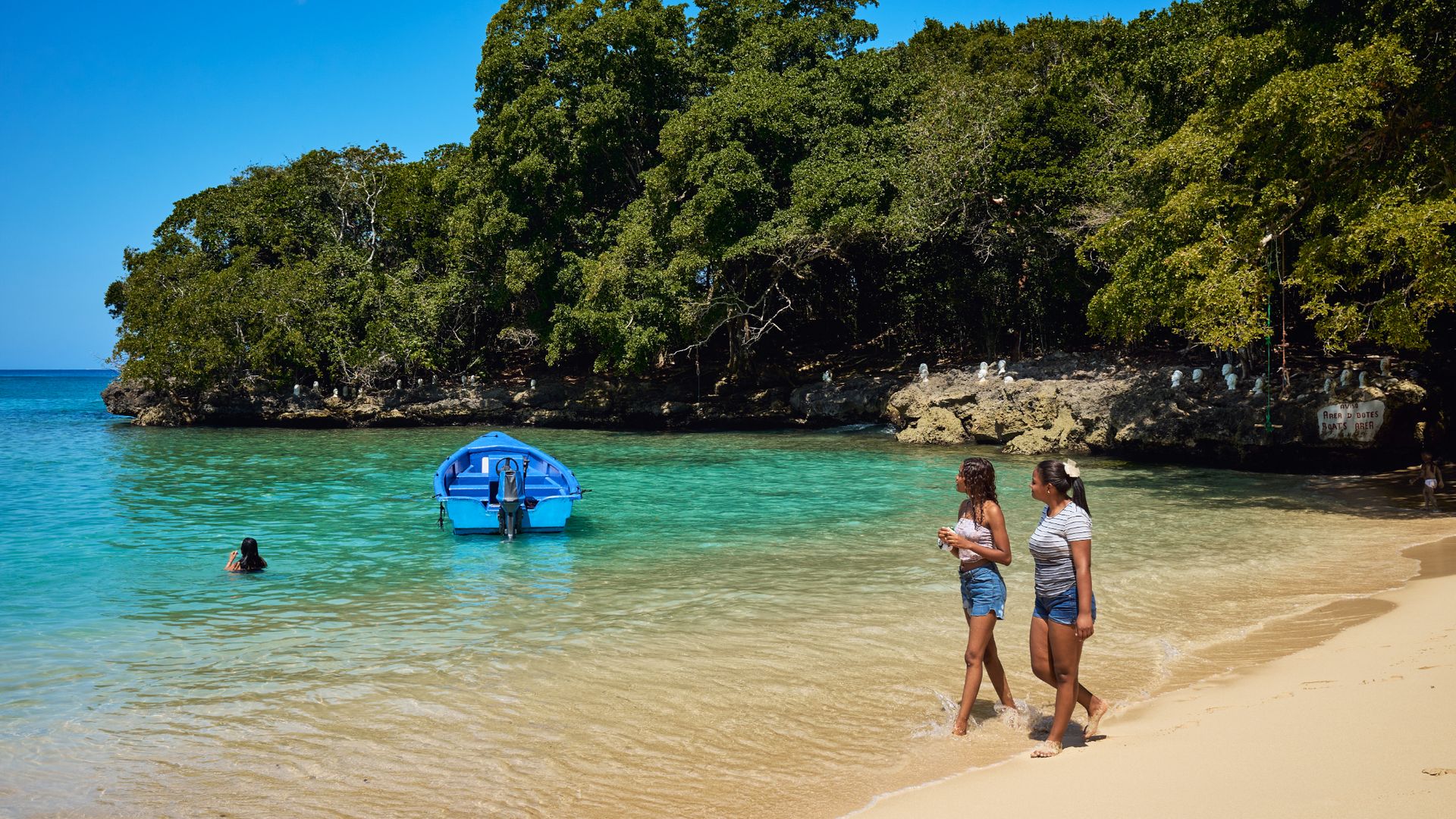 Playa Caletón, entre las más bonitas del Caribe, en la zona de Río San Juan en República Dominicana