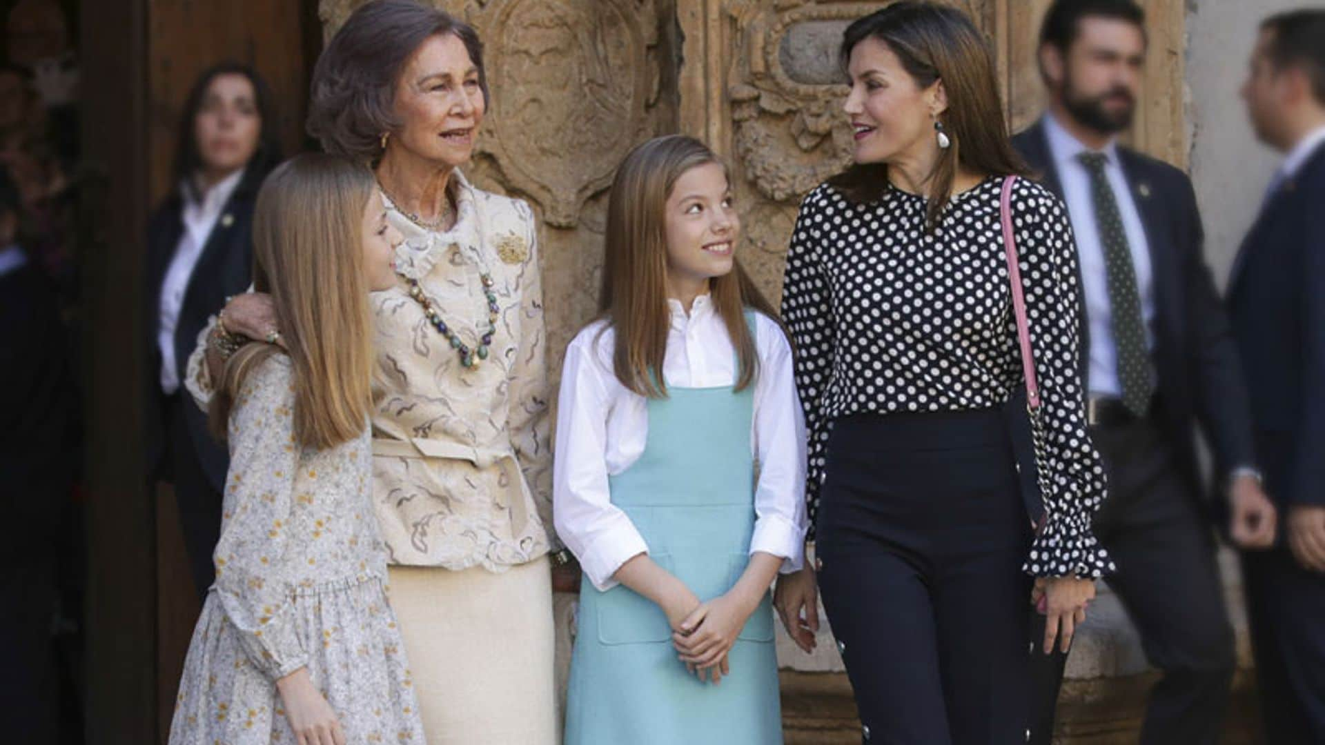 Las imágenes del desencuentro entre doña Letizia y doña Sofía que acaparó todos los titulares