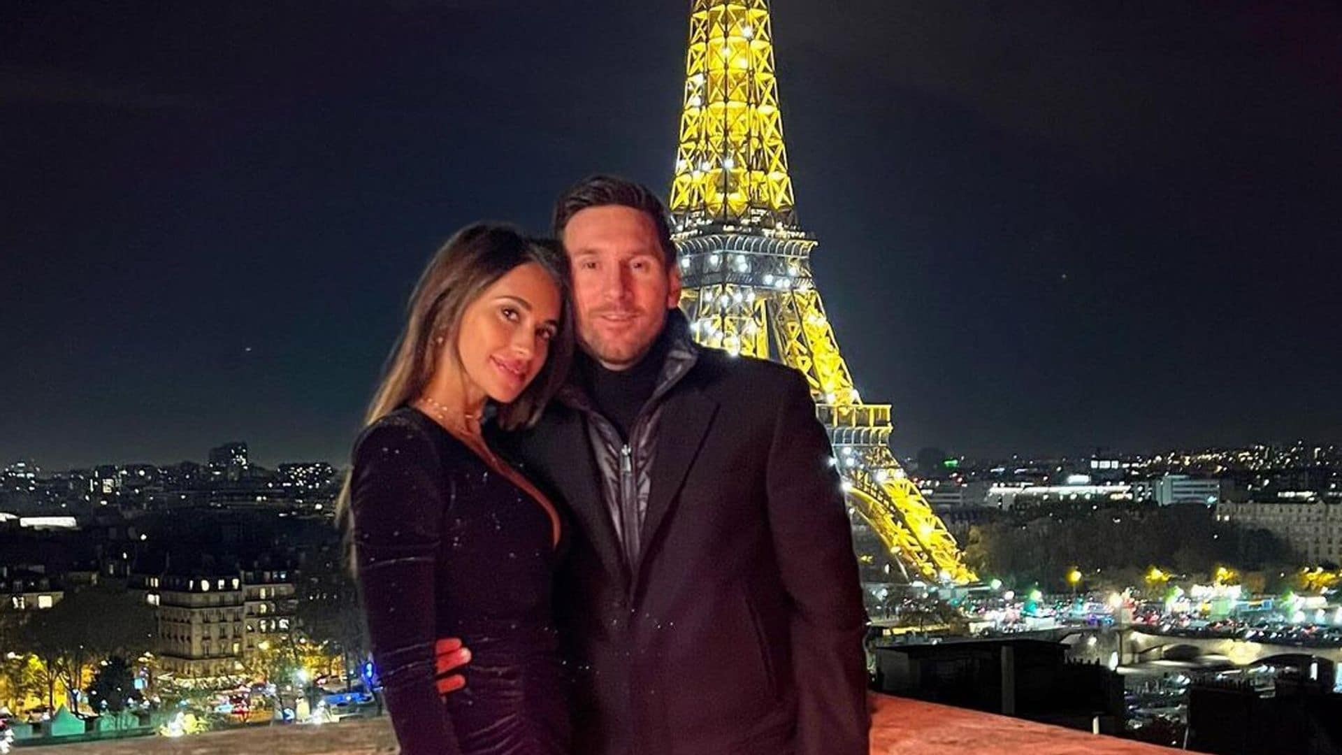 Antonella Roccuzzo y Lionel Messi, en su cita más romántica con París de fondo