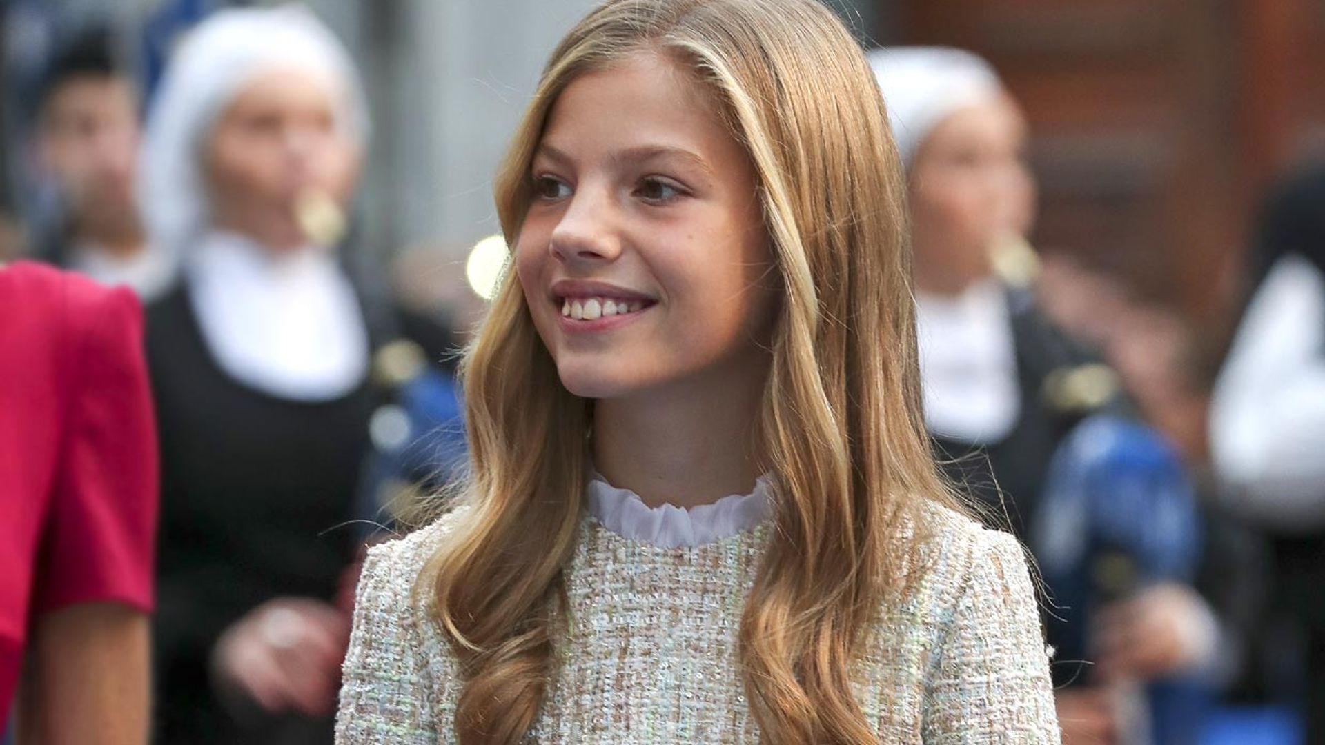 En 15 looks, así se ha diferenciado la infanta Sofía de su hermana este año