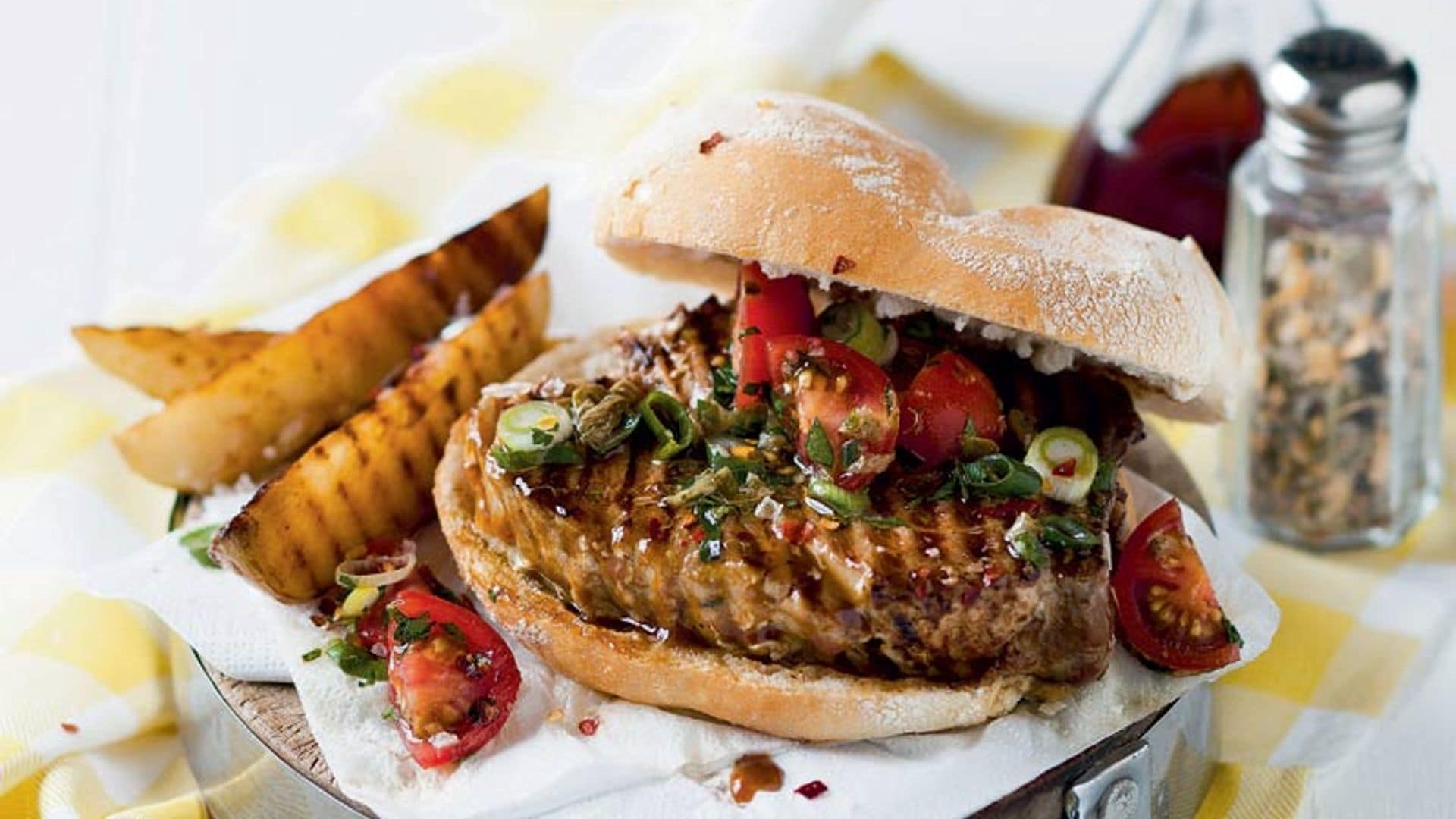 Hamburguesa de ‘wagyu’ con ensalada de verano