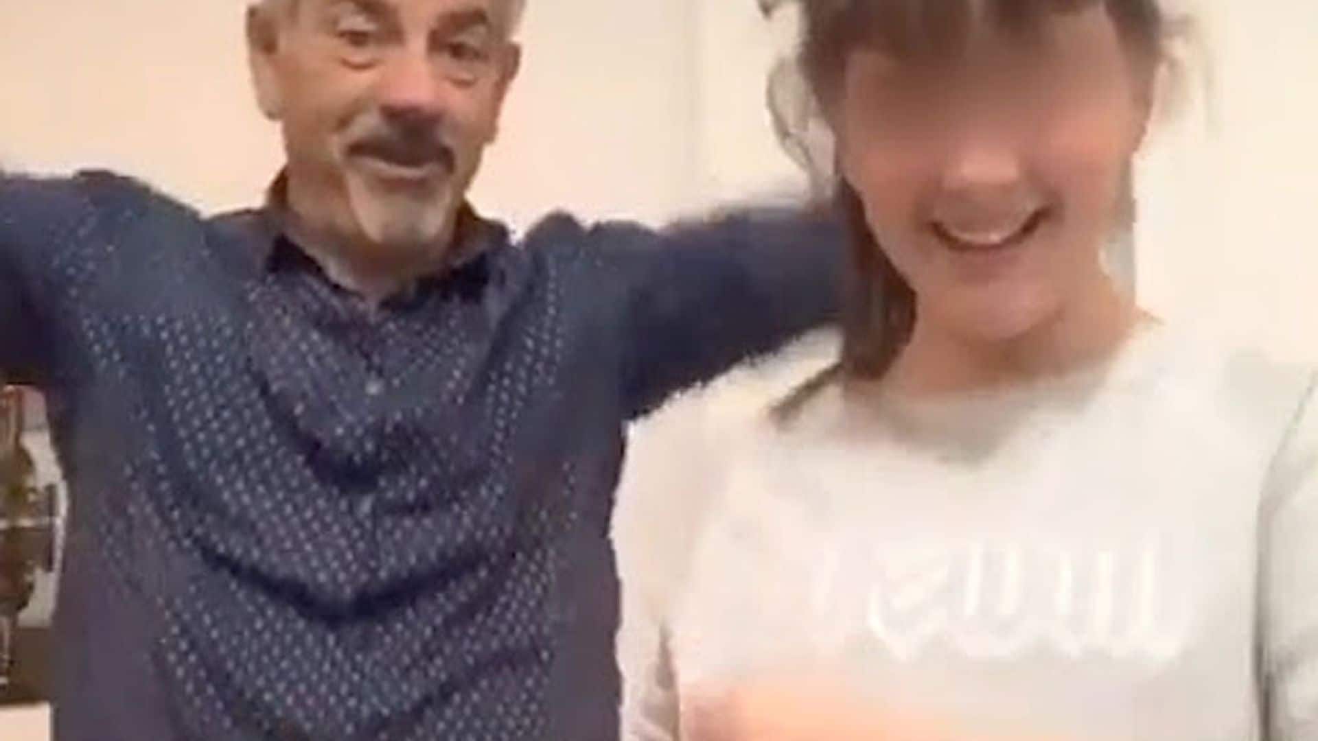 ¡Vaya ritmo! No te pierdas el baile de Carlos Sobera con su hija