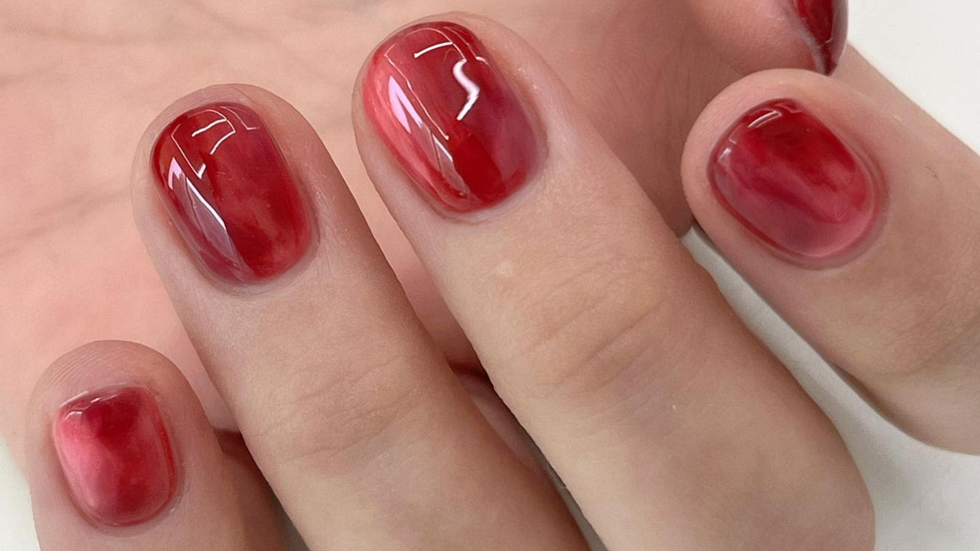 Qué son las 'uñas coreanas', la tendencia que ha revolucionado el mundo de la manicura