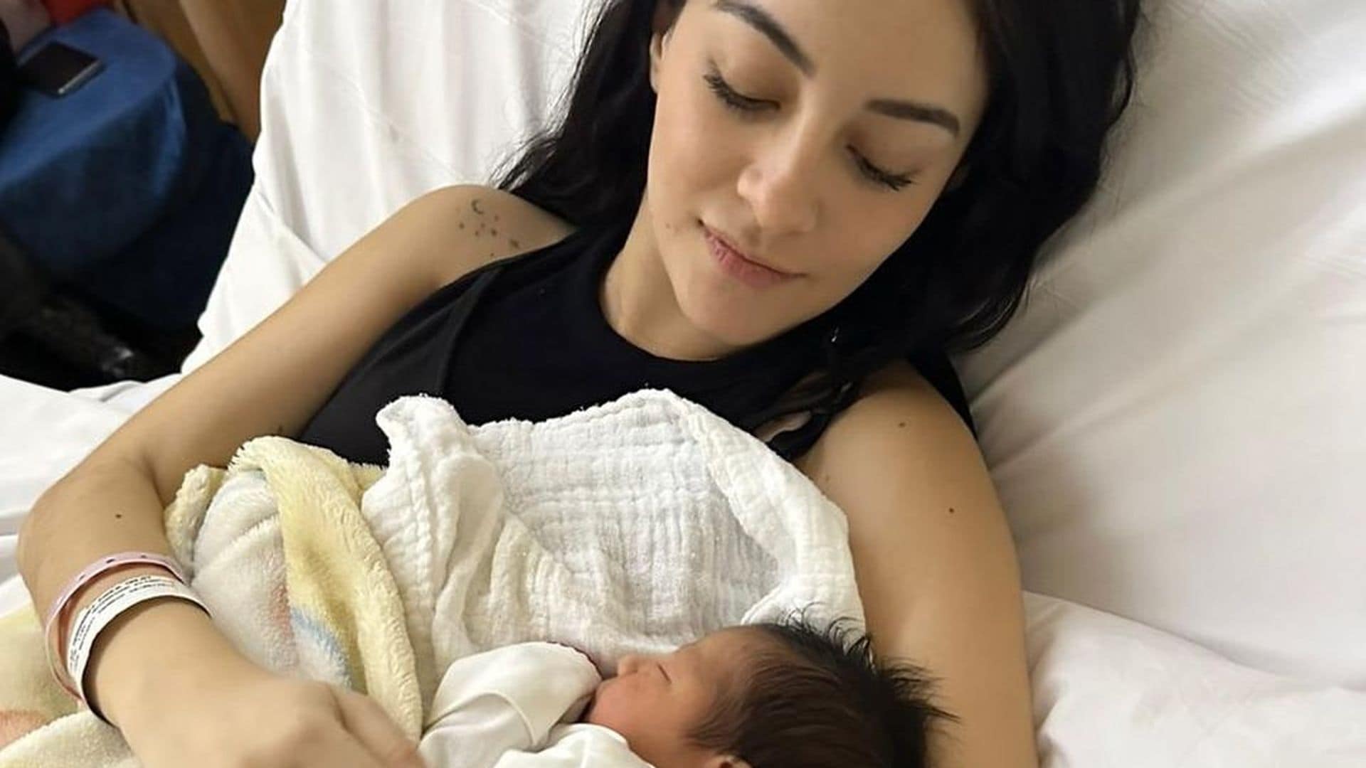 Paola Dalay y su bebé 
