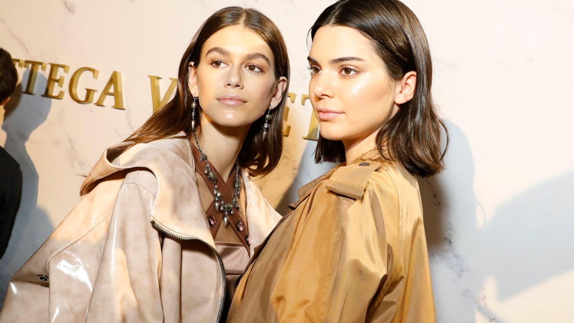 Kendall Jenner y Kaia Geber, la noche en negro de dos ‘supertops’