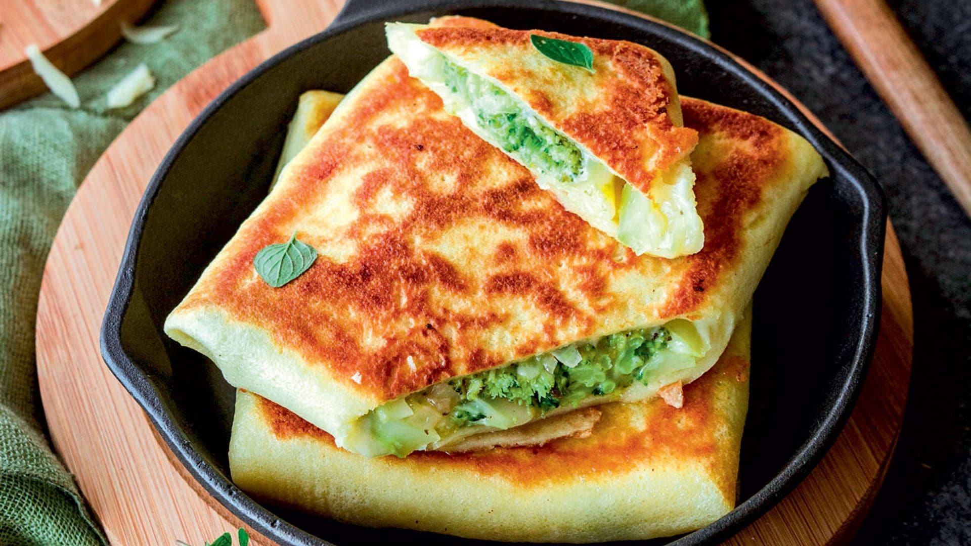 'Pancakes' rellenos de brócoli y queso