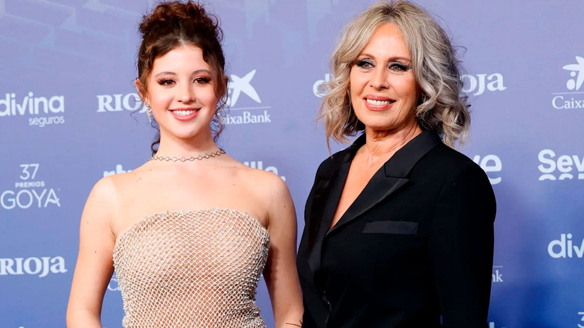 Miriam Díaz-Aroca presume de su hija María Washington en la alfombra roja de los Goya