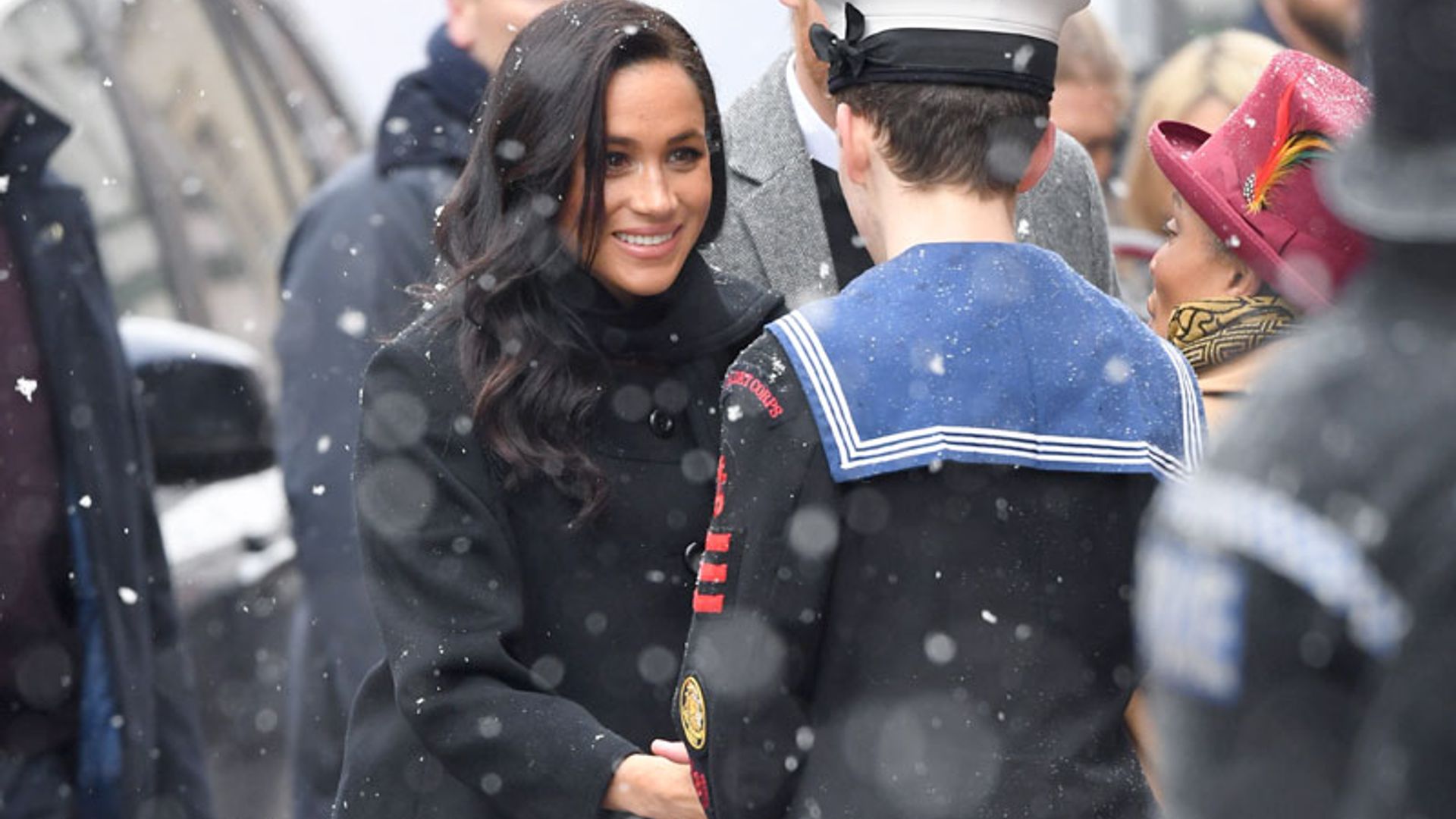 Los llamativos estrenos de Meghan Markle en su look premamá bajo la nieve