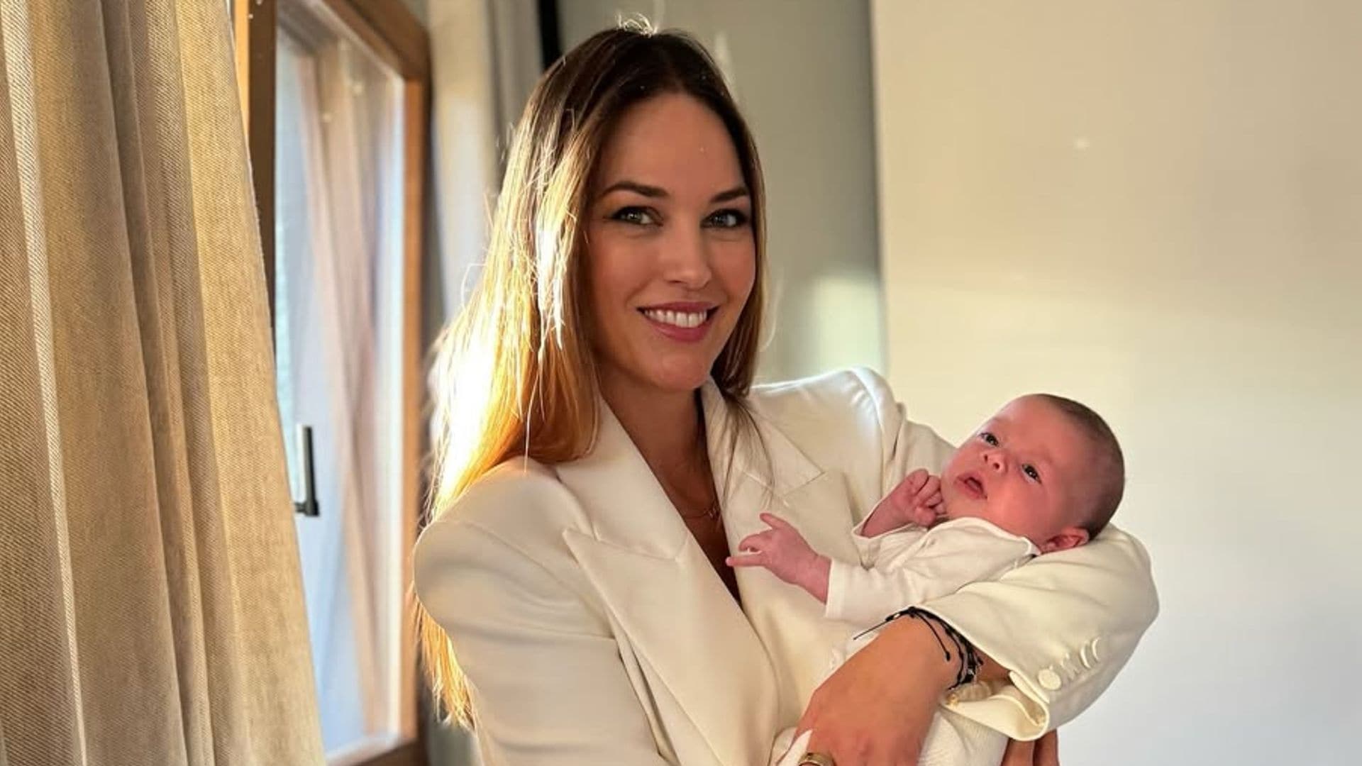 Helen Lindes comparte las fotos más bonitas de sus hijas Aura y Anaís