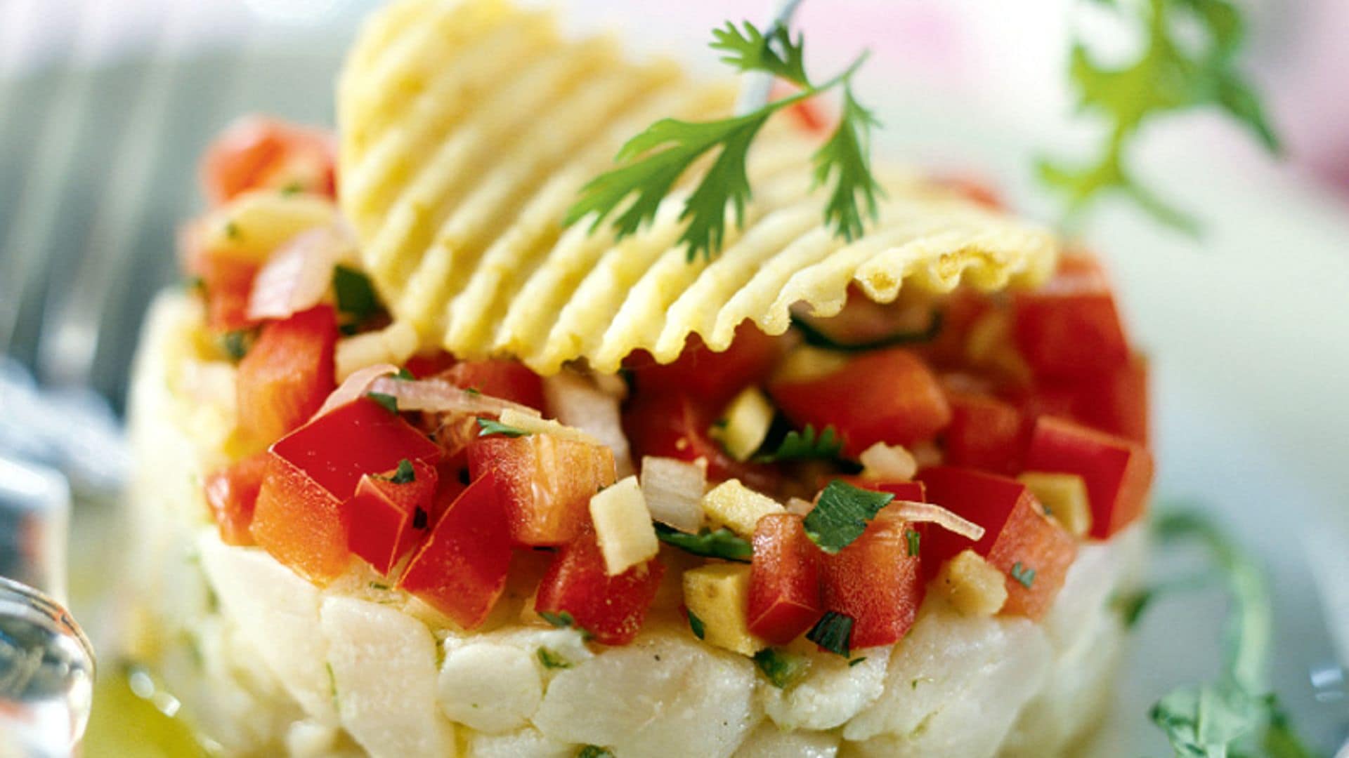 Tartar de lubina y pimiento rojo