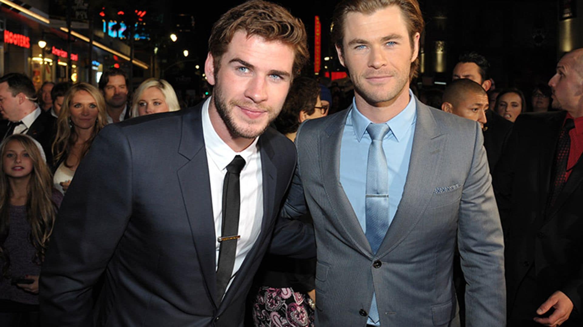 Una potente genética: Los hermanos Hemsworth son idénticos a su padre