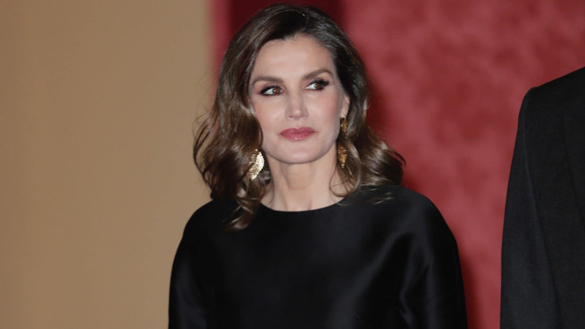 La norma no escrita de la reina Letizia cuando quiere vestir de negro