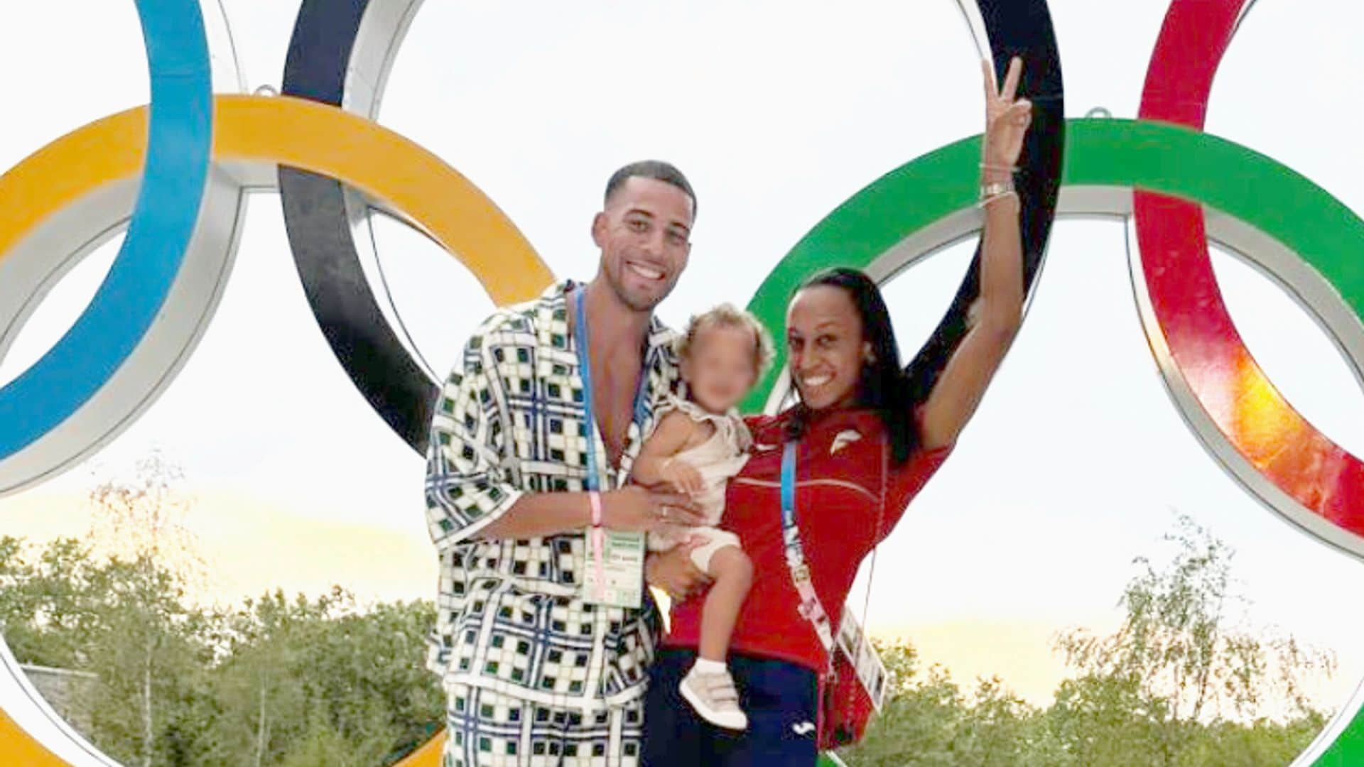 Los grandes apoyos de Ana Peleteiro en un día clave de su carrera deportiva: su marido y su hija, de un añito