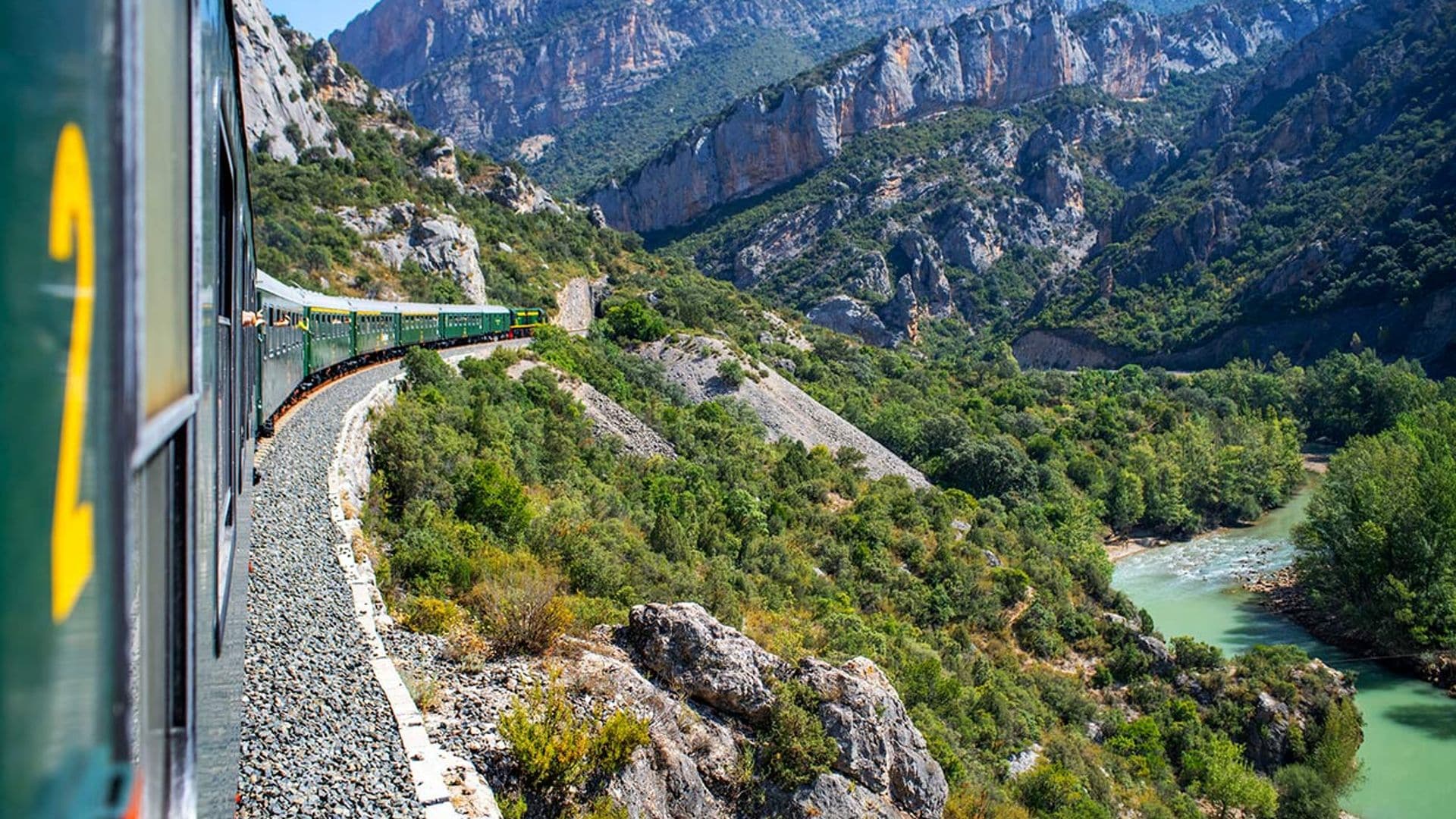 ¿Y si viajas en tren por España? Estas son las rutas más espectaculares