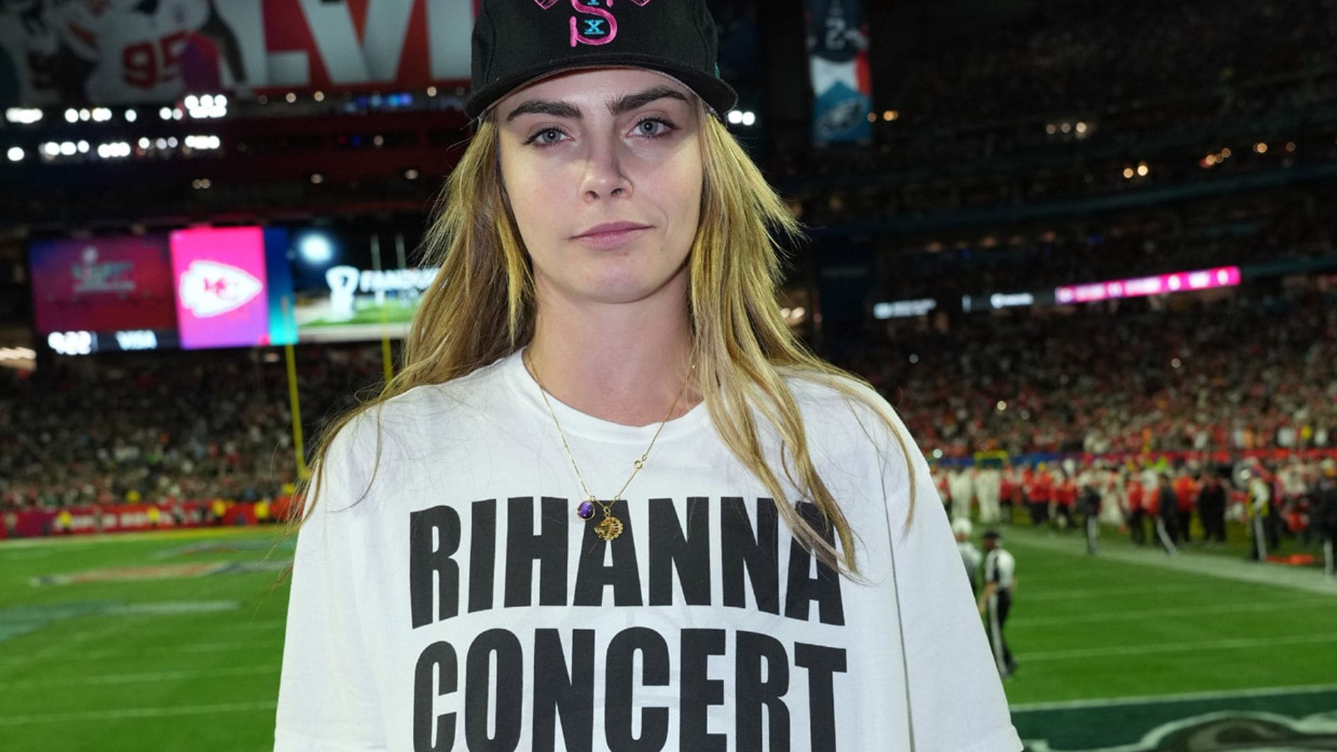 La camiseta de los tres millones de 'likes' con la que Cara Delevingne ha apoyado a Rihanna