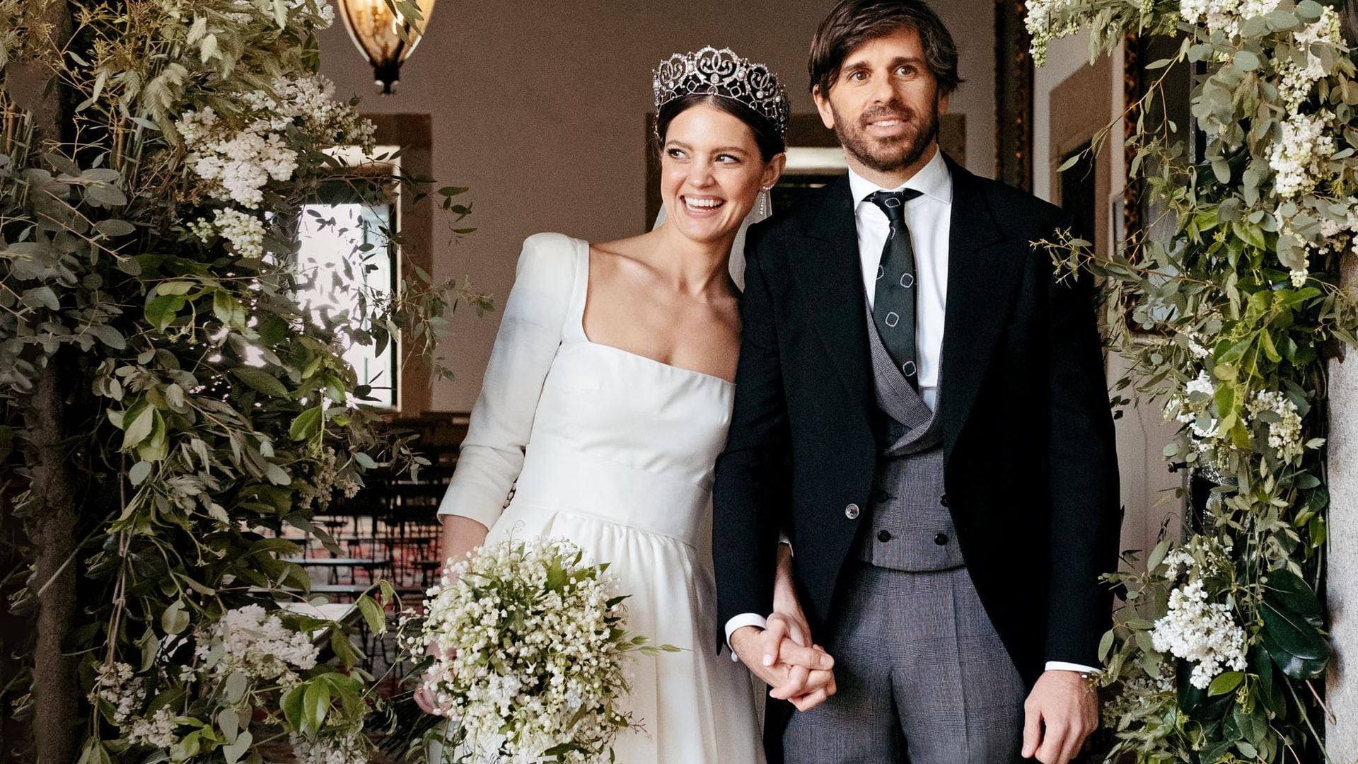 Isabelle Junot y Álvaro Falcó, todas las imágenes y los detalles de la romántica y elegante boda de los marqueses de Cubas