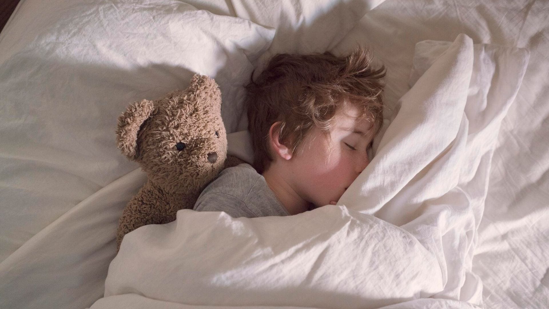 ¿Cuánto debe dormir un niño según su edad? Esto es lo que dice la OMS