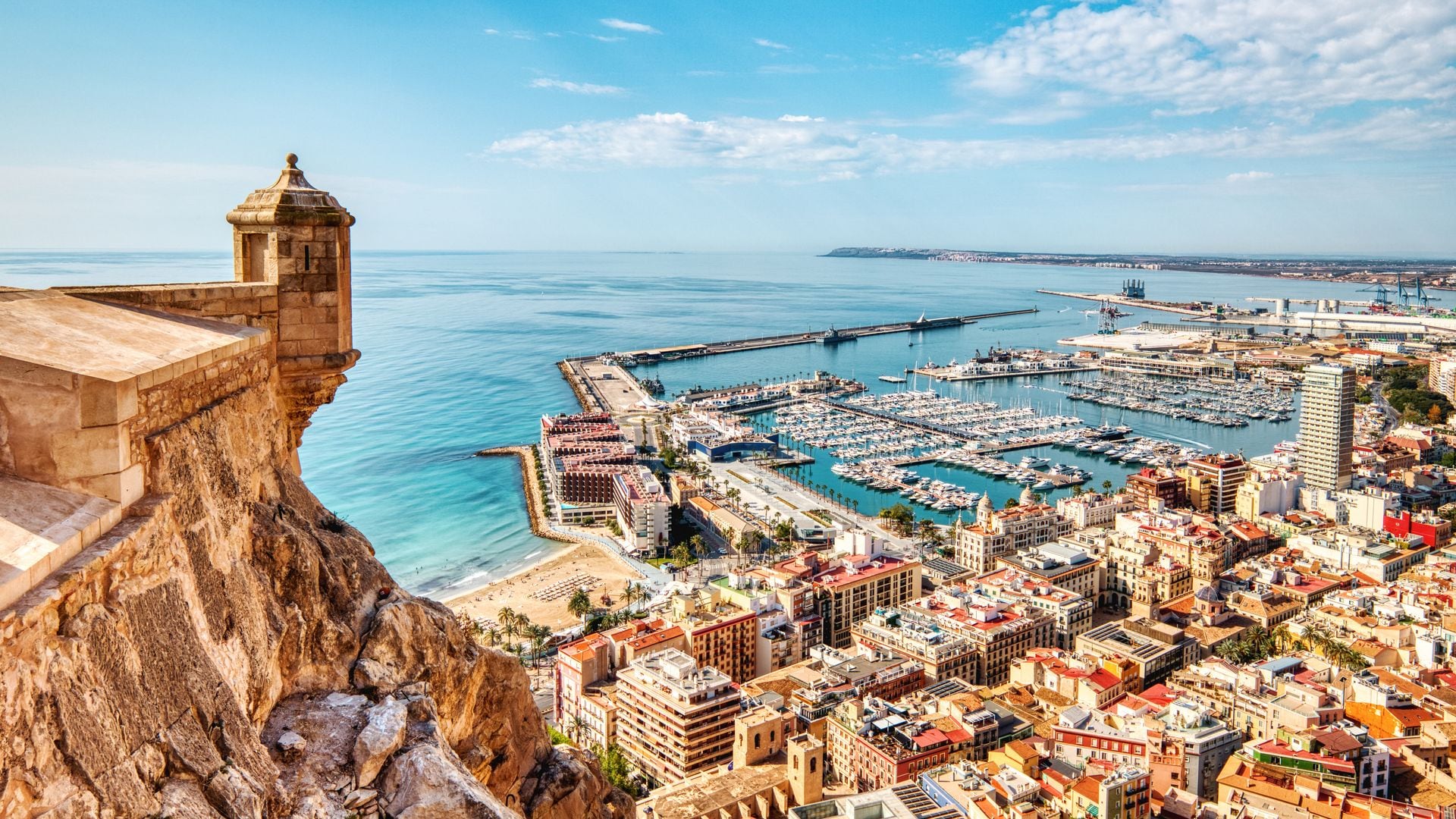 Cómo comerse de cinco bocados Alicante, la flamante Capital Española de la Gastronomía 2025