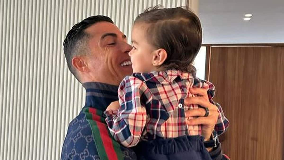 Very like Cristiano Ronaldo and his daughter Bella Esmeralda, they’re an identical!