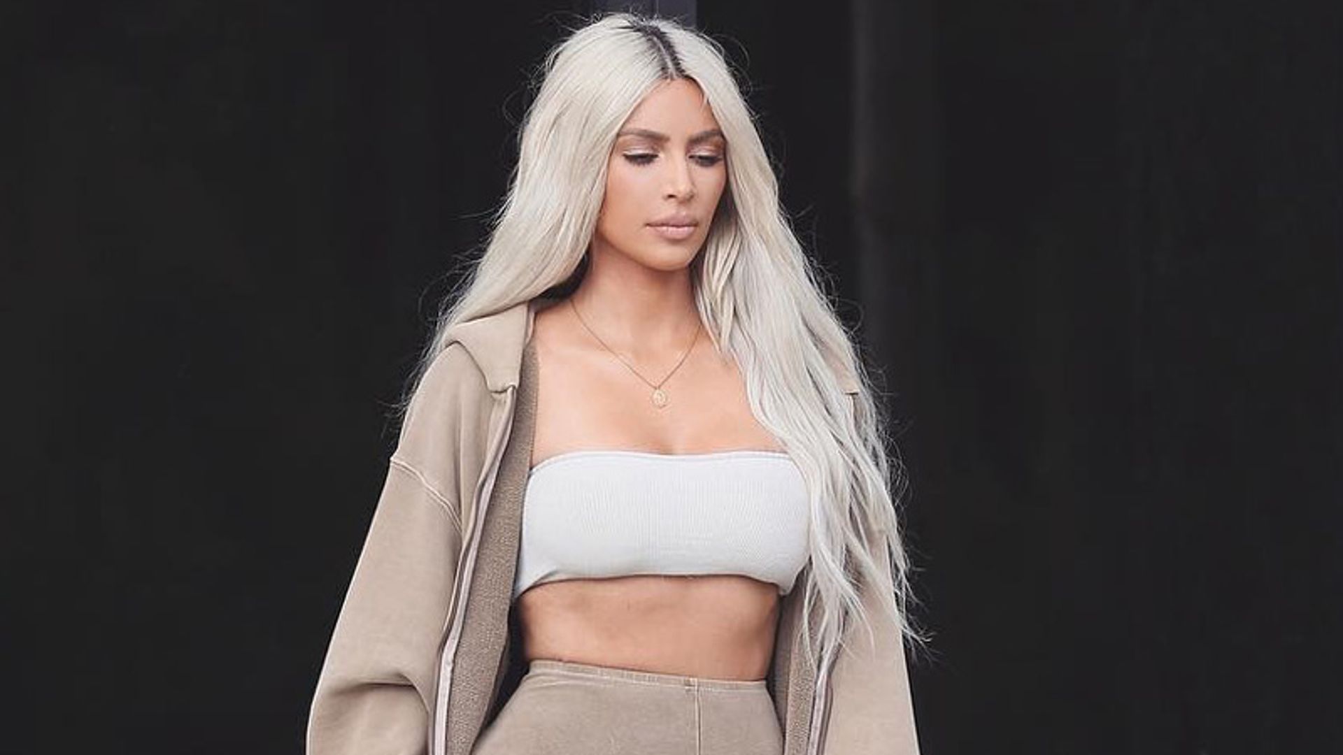 Kim Kardashian sin extensiones: la versión sofisticada de la melena 'Nirvana Blonde'