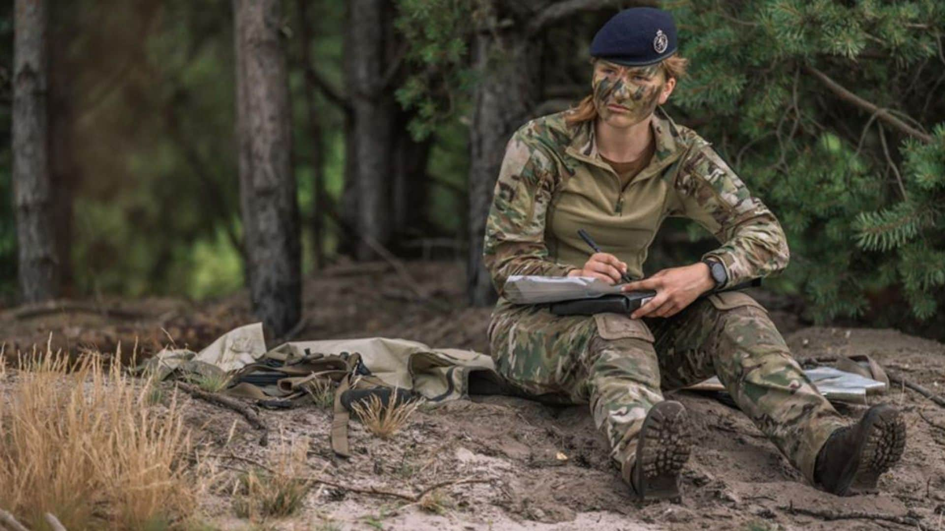 Elisabeth de los belgas acaba su entrenamiento militar y prestará juramento en otoño