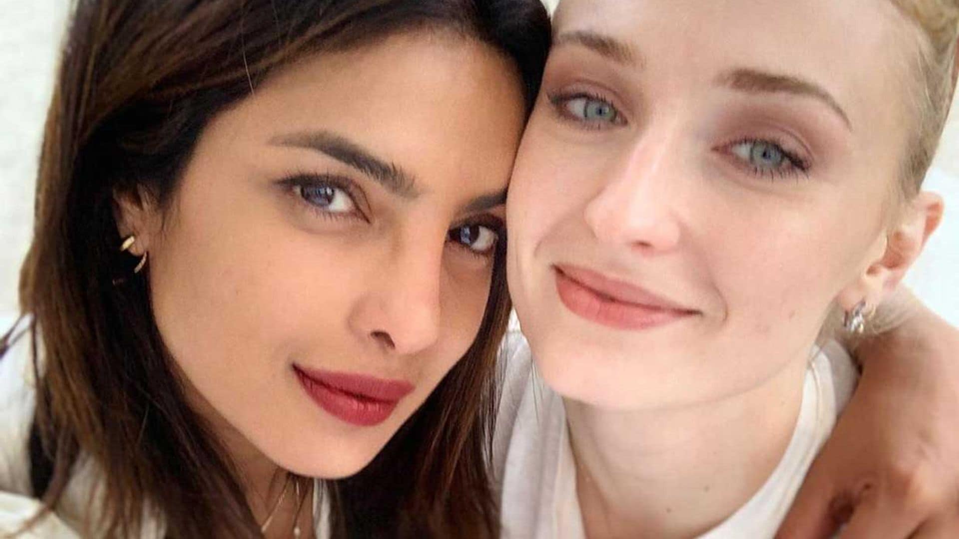 Priyanka Chopra y Sophie Turner: el origen de una amistad que viene de lejos