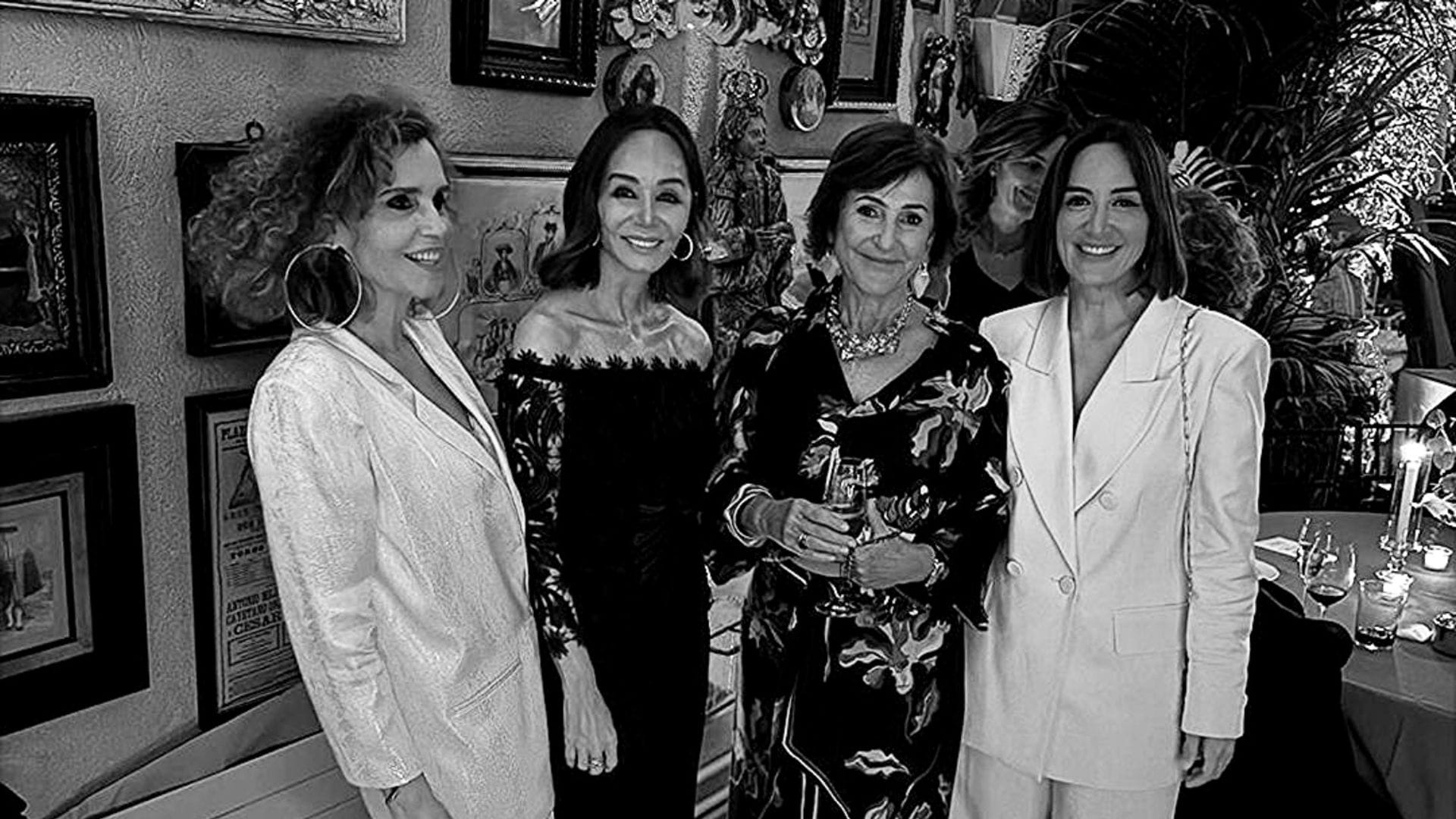 Isabel Preysler, deslumbrante con mono de encaje Bardot en una fiesta de cumpleaños junto a Tamara Falcó