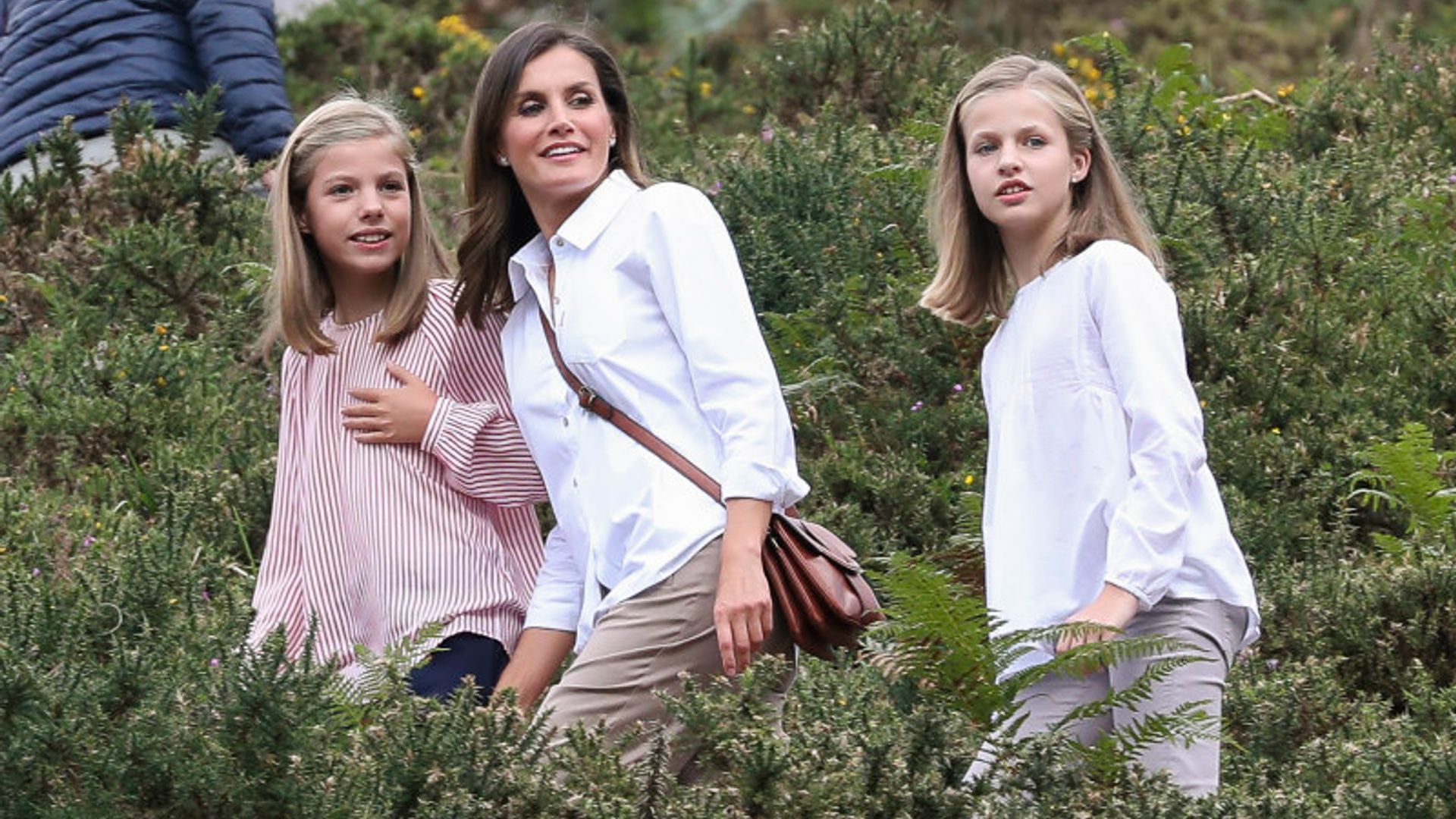 La camisa blanca con la que la reina Letizia hace un guiño a Asturias