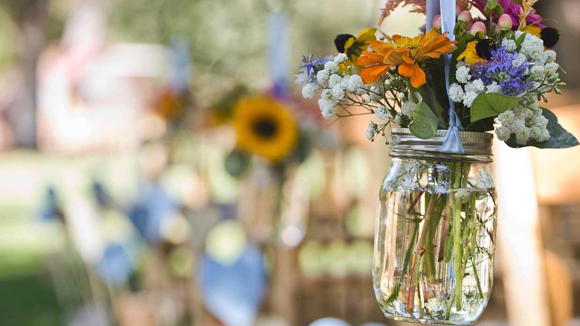 Aprovecha el tiempo en casa para hacer estos arreglos florales con tus hijos