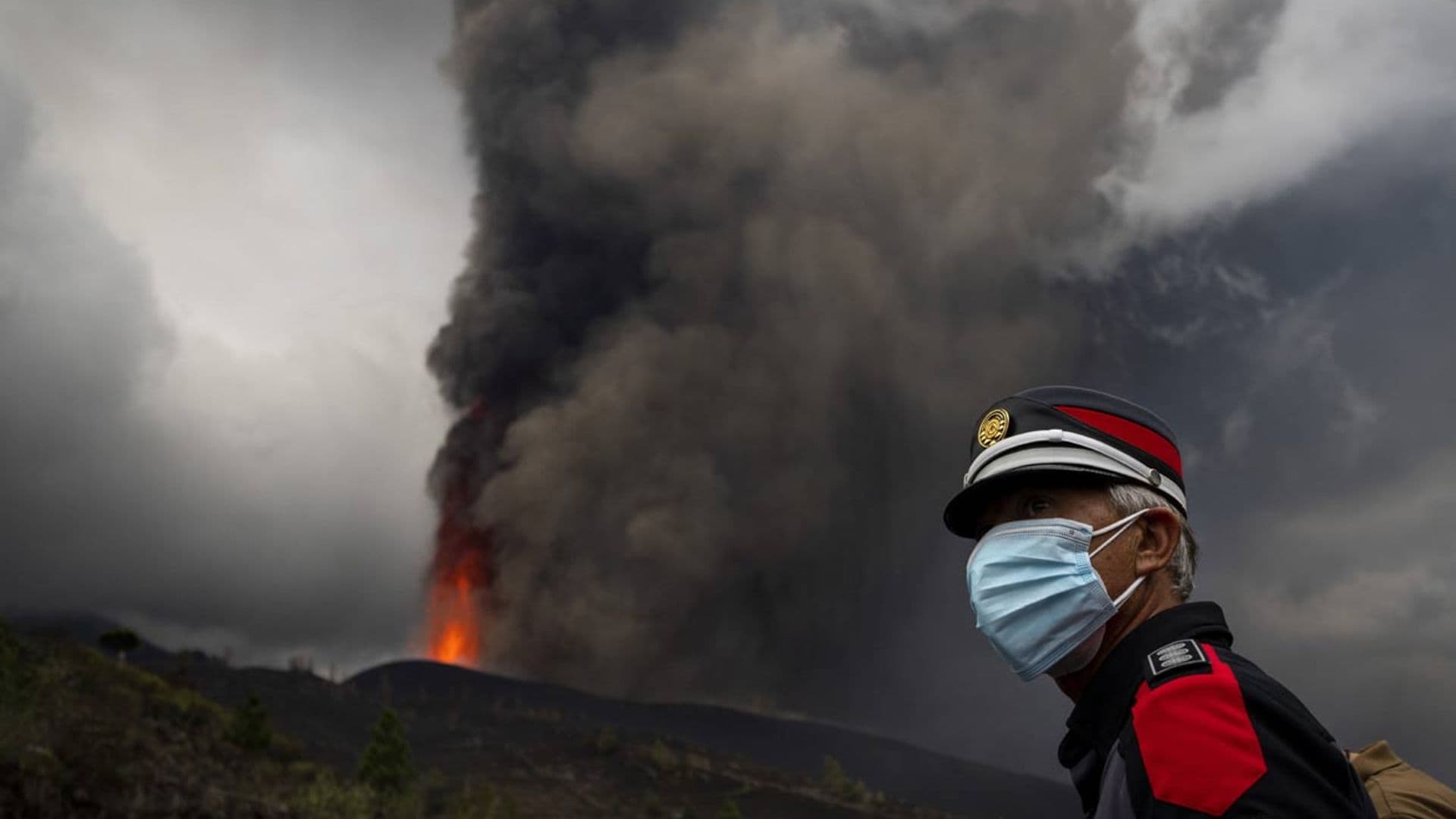 ¿Cómo pueden afectar el humo y los gases del volcán a nivel respiratorio?