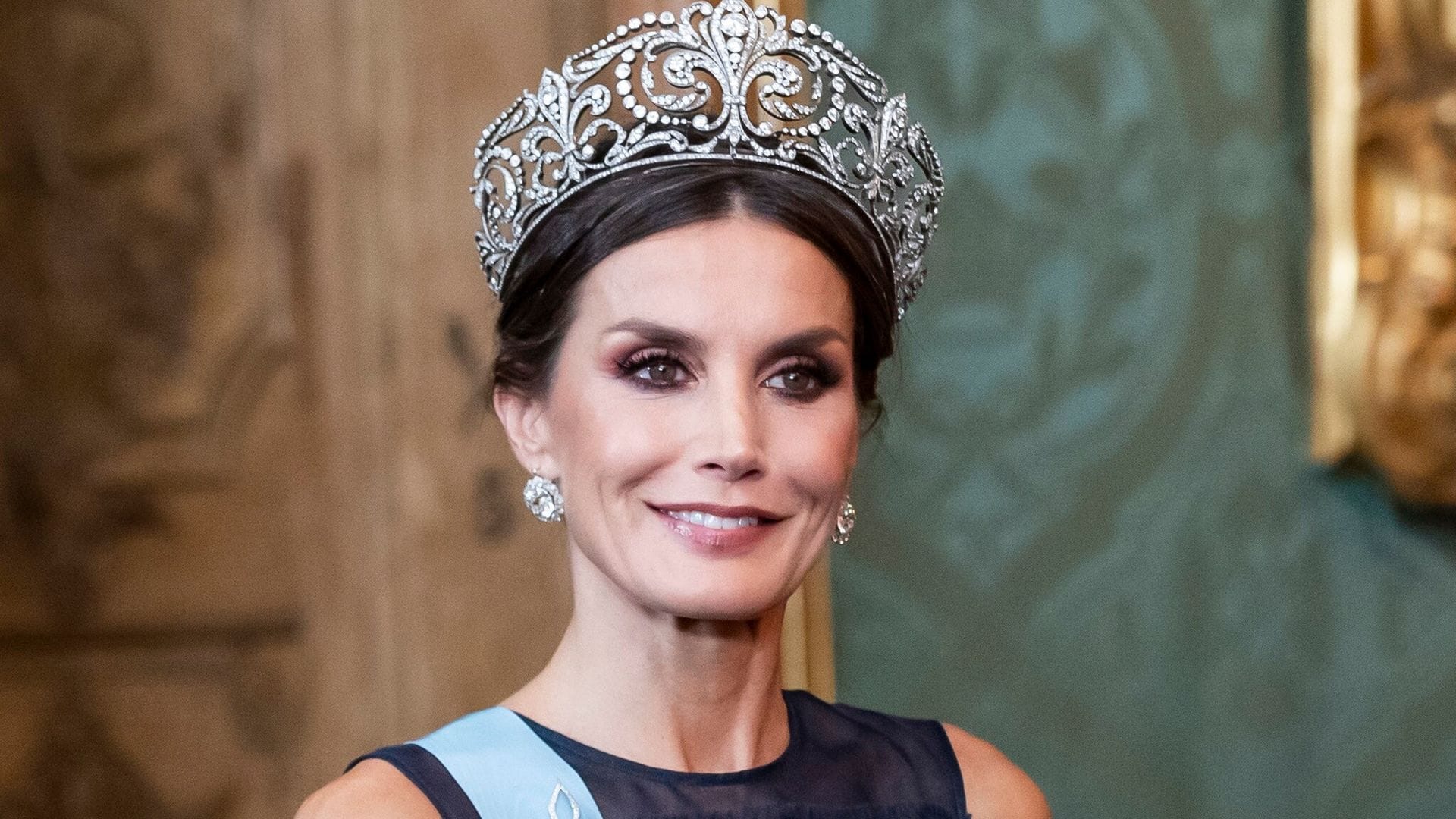 Doña Letizia y el manual para ser reina que Palacio guardó en un cajón