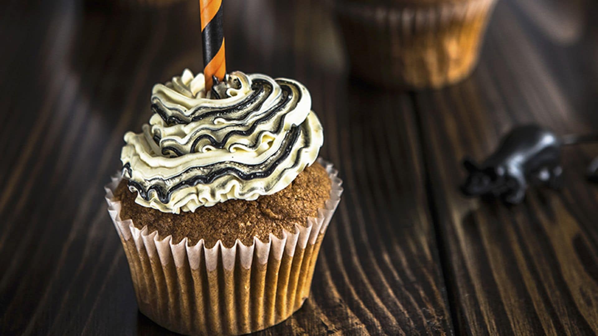 'Cupcakes' de avena con 'frosting' de regaliz