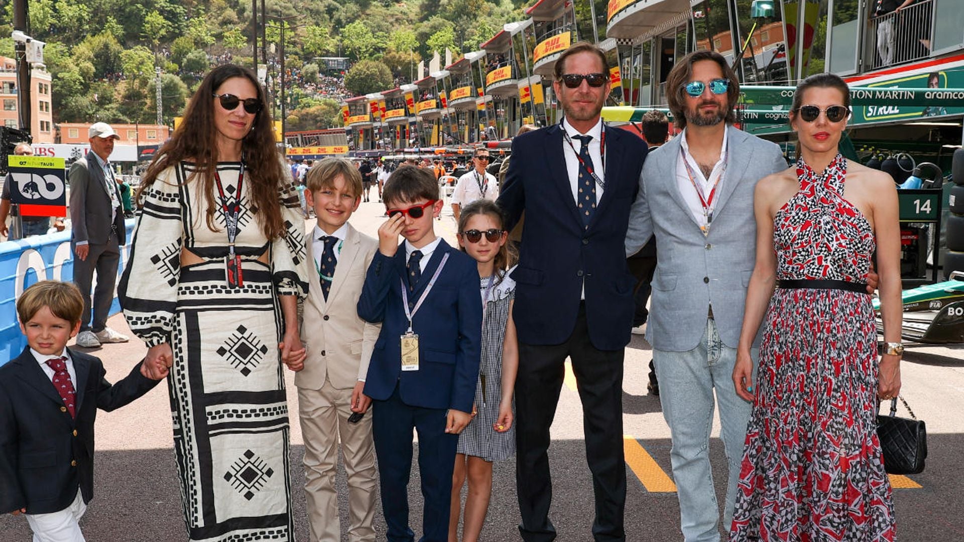 Carlota Casiraghi, acompañada de toda su familia, anfitriona de lujo en el Gran Premio de Mónaco de Fórmula 1