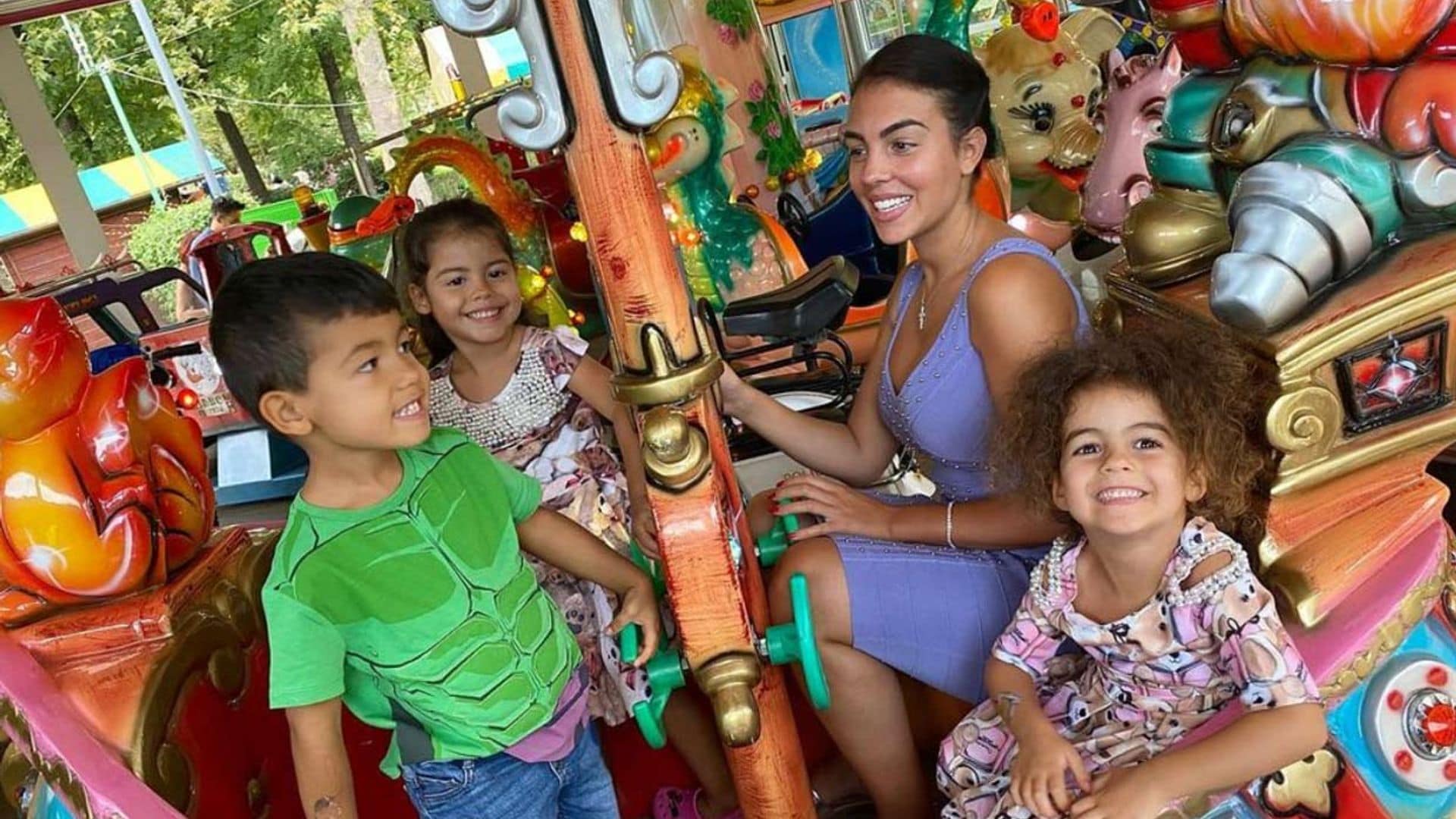 Georgina Rodríguez celebra su embarazo con un plan terroríficamente divertido junto a sus niños